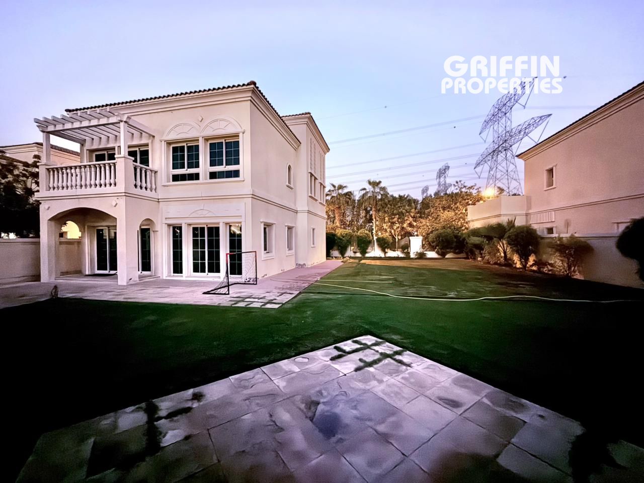 Spacious Garden | Upgraded | With Maids Room