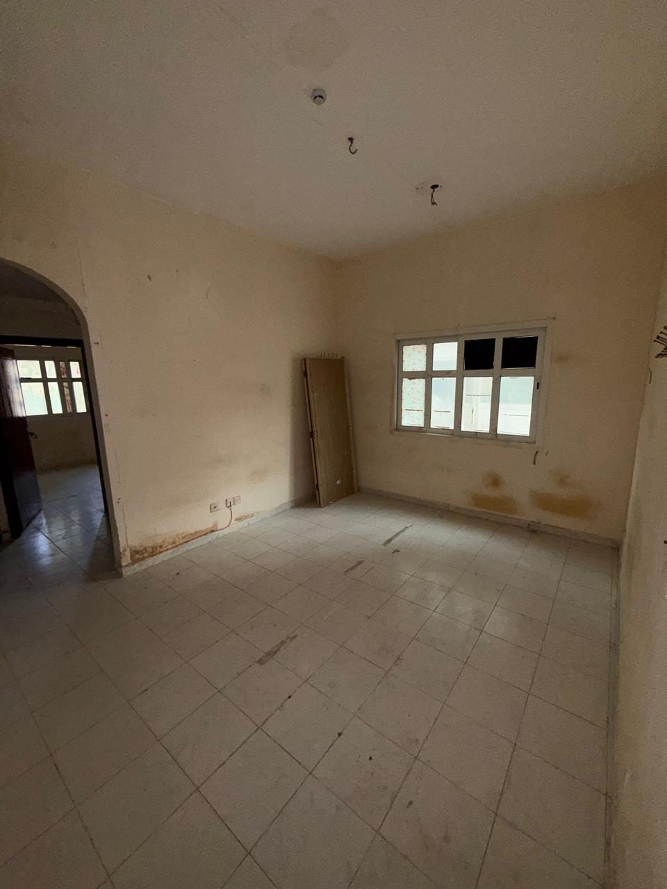 HOT BERGER 2BHK WITH CENTRAL AC NEAR TO FAMILY PARK FAMILY BUILDING RENT ONLY 31990