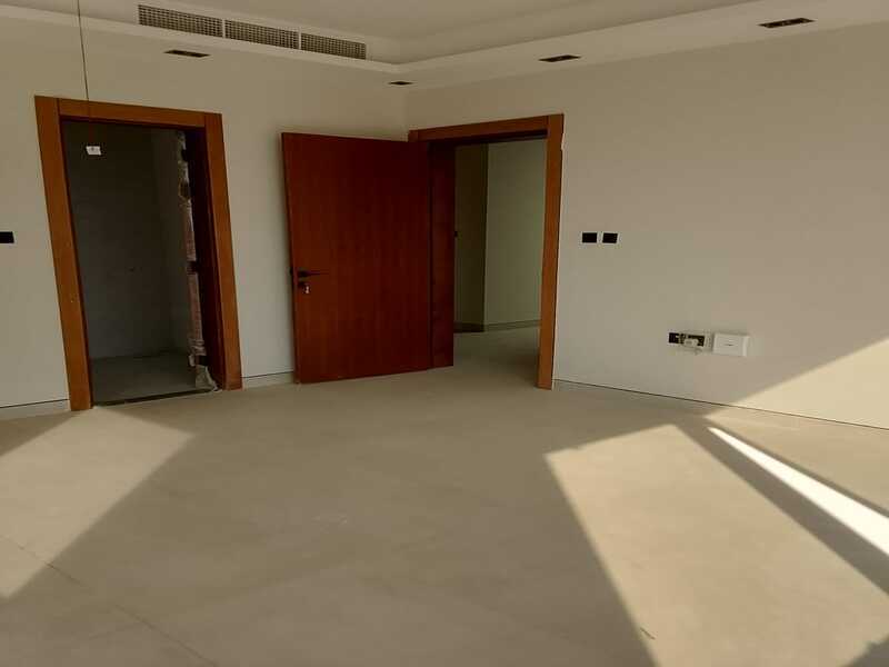 Villa for sale in Al-Hawshi area, 3200 sq ft, prime location
