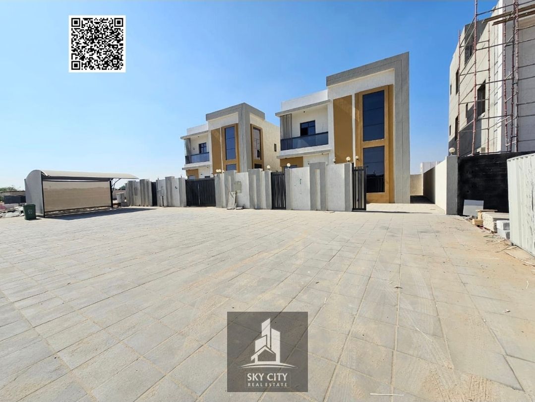 Villa for sale with a yard in Al-Haliu at a special price
