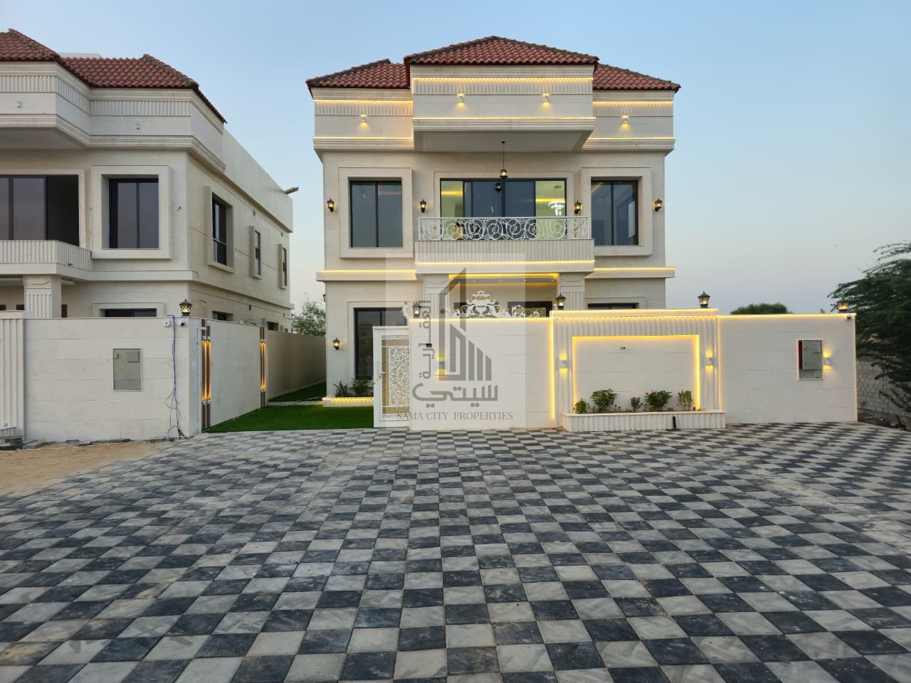 Luxury villa with no annual fees, freehold