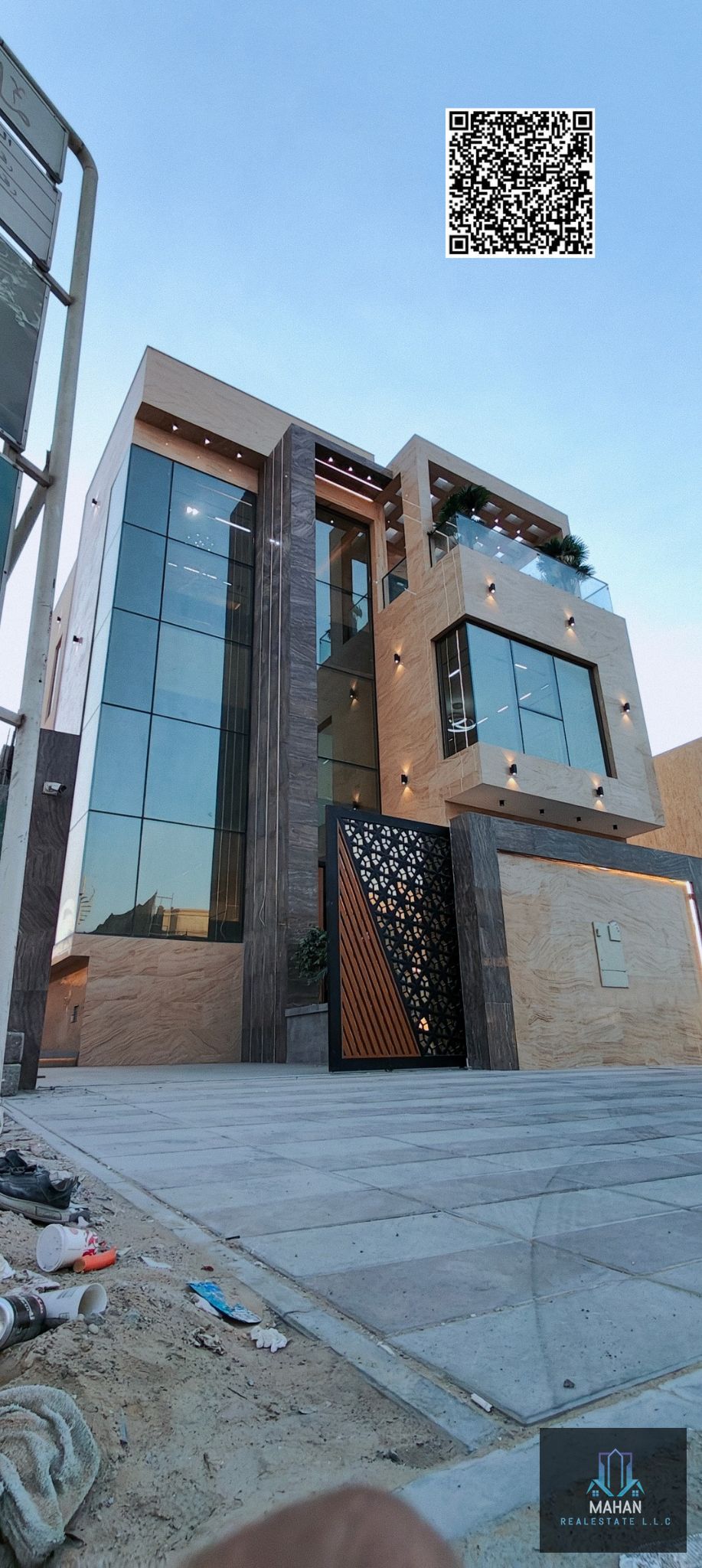 Elegant and spacious villa for sale in Al Zahya – Ajman, featuring a ground floor, first floor, and a large rooftop.