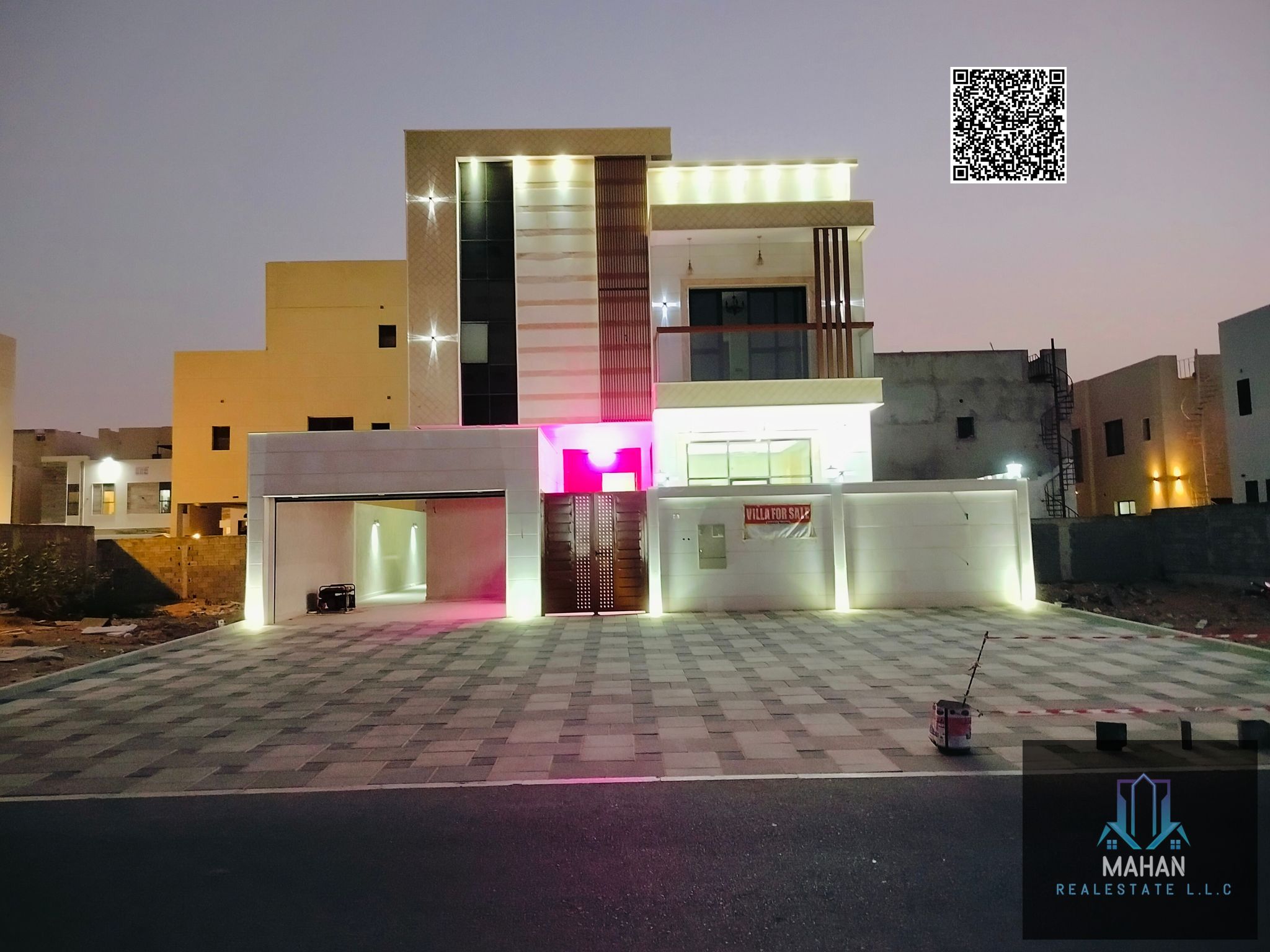 A luxurious house for sale in the Al-Umrah area, featuring a practical design and spacious areas suitable for families seeking comfort and stability in a large and quiet home. The house consists of a ground floor and a first floor.