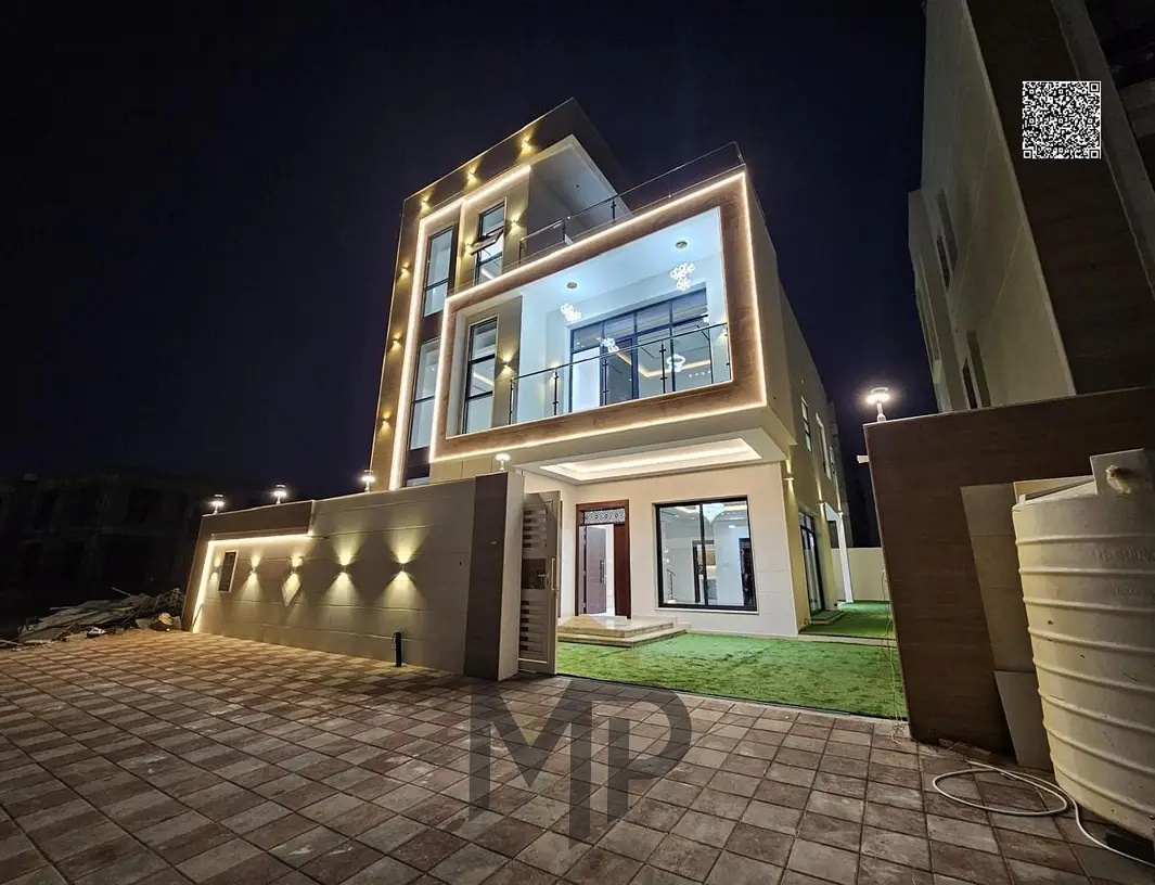 For sale: A luxurious, modern two-story villa with a rooftop terrace and swimming pool – featuring a contemporary design and high-end finishes. All fe