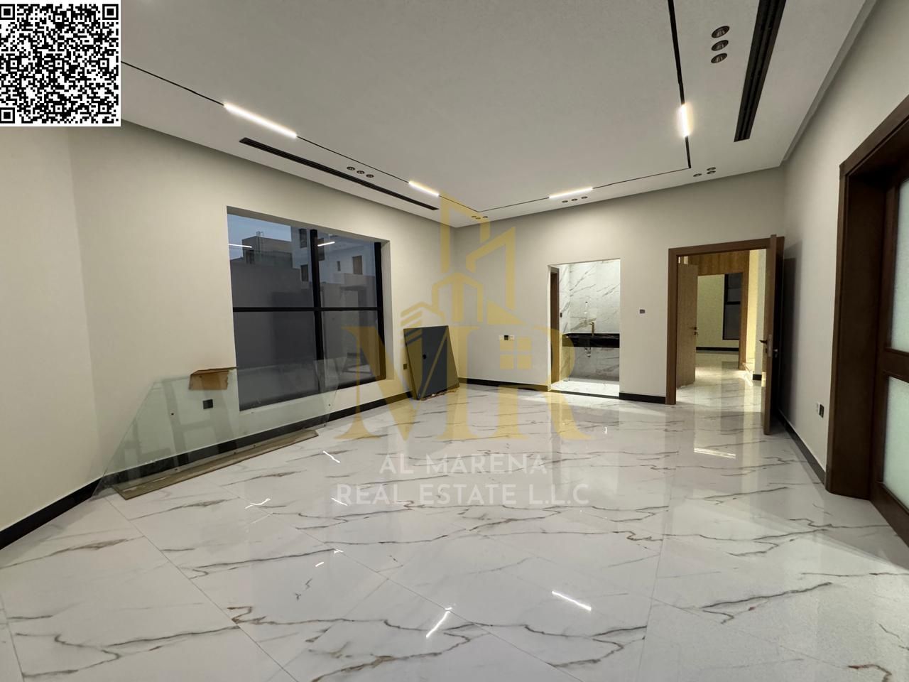 Villa for sale directly from the owner, including registration fees and ownership transfer. Corner villa on two streets, stone facade, near Mohammed B
