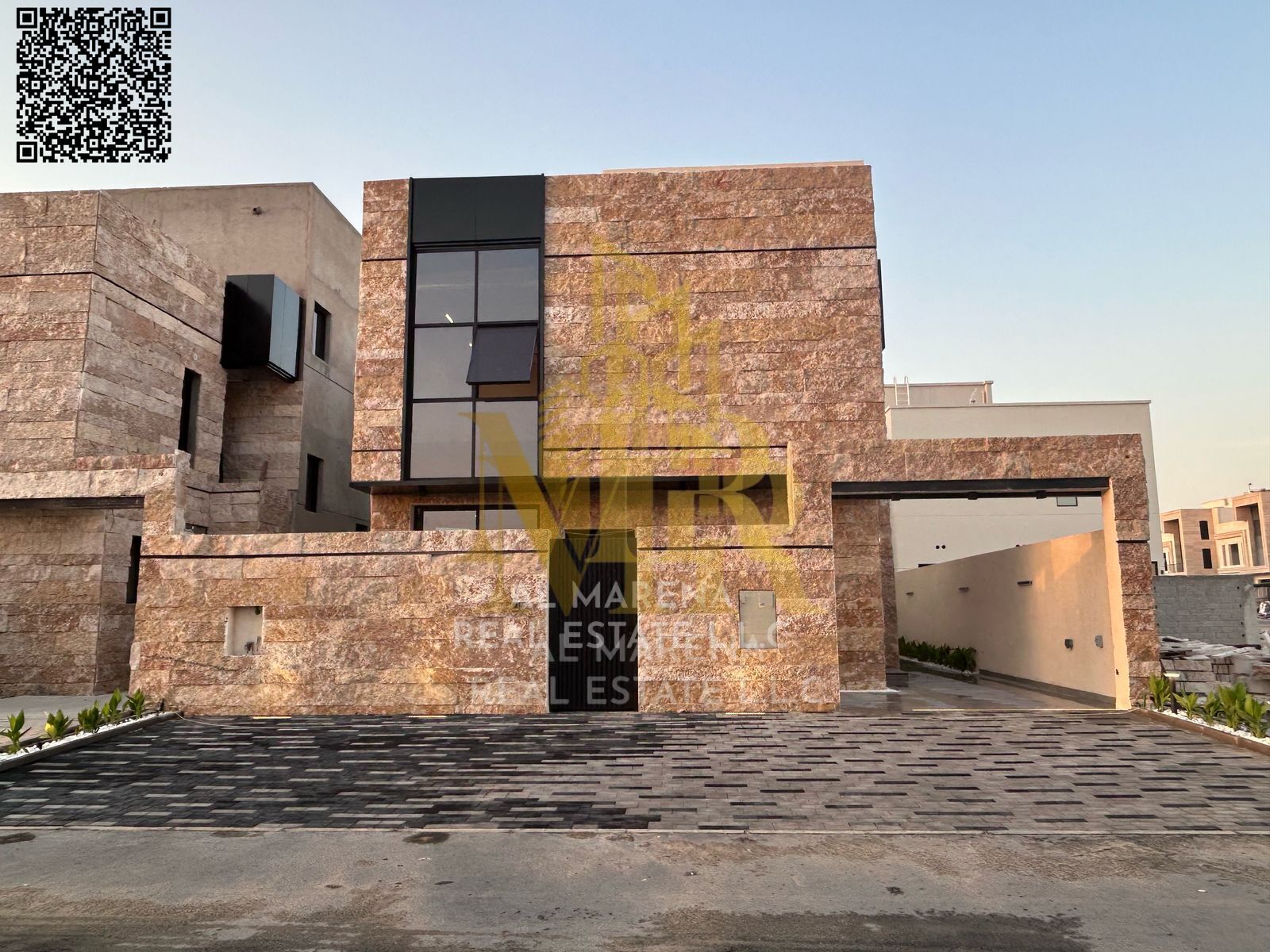 Seize this exceptional opportunity to own a luxurious villa with an elegant architectural design. The price includes registration and ownership fees.