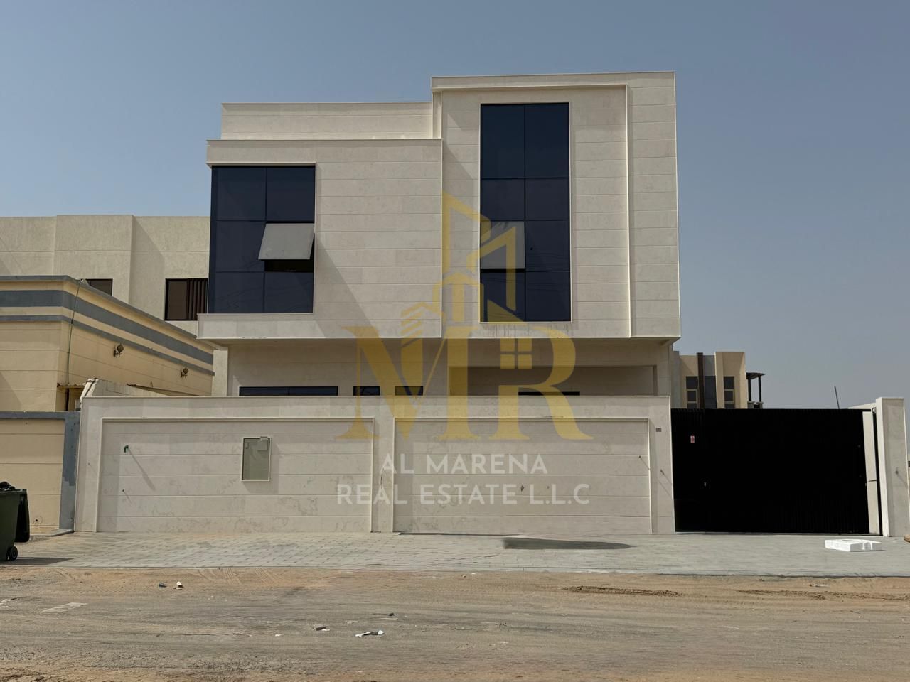 Villa for sale in Al Yasmin, two floors and a roof terrace, luxurious finishes.