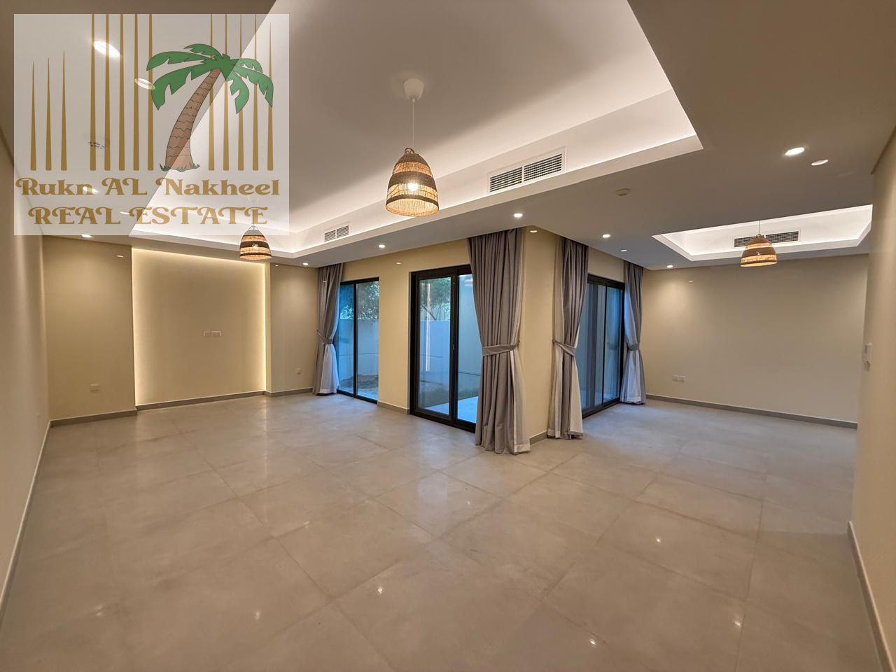 Modern Townhouse, Spacious, Family Friendly