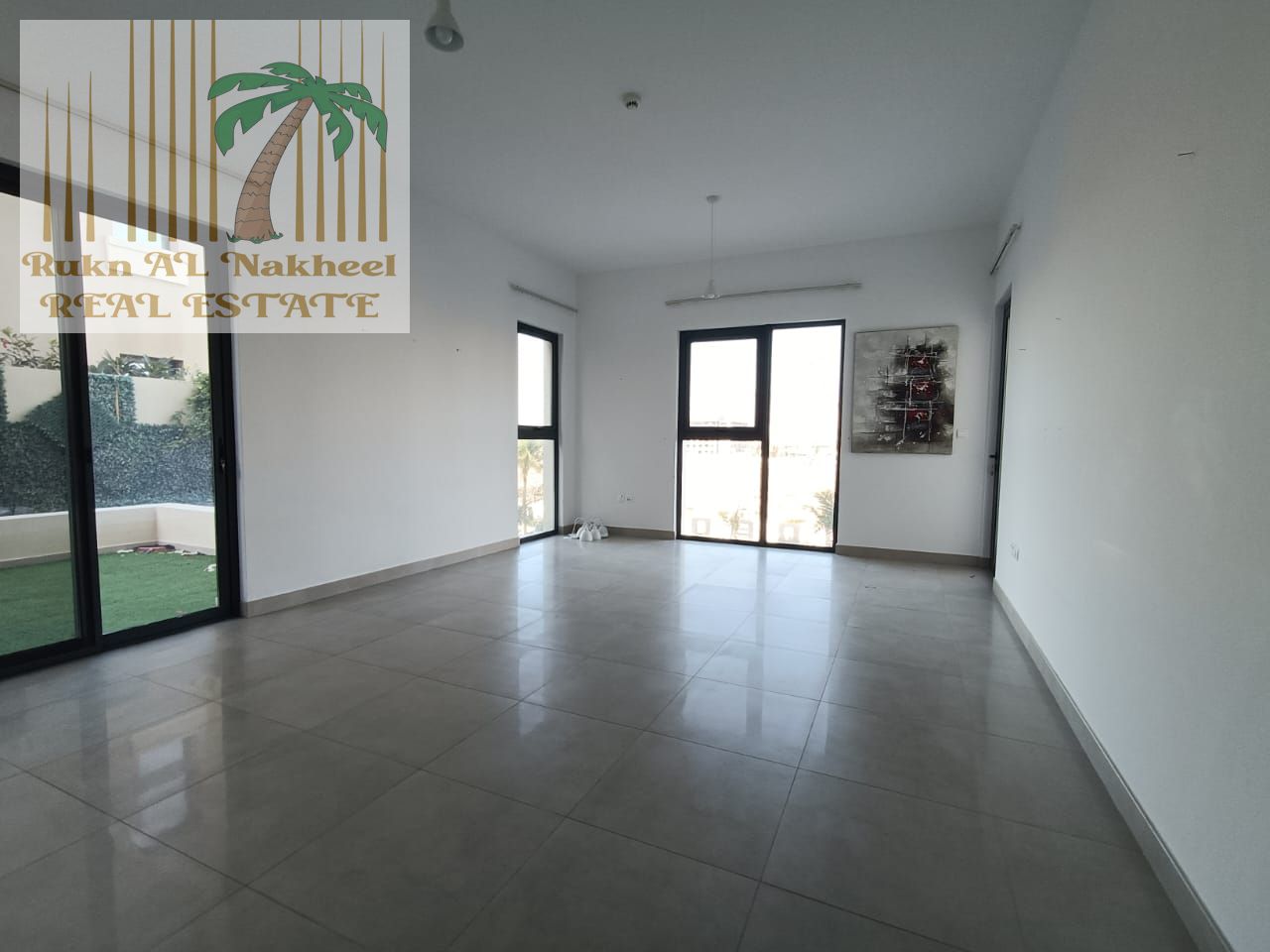Modern Townhouse, Spacious, Family Friendly