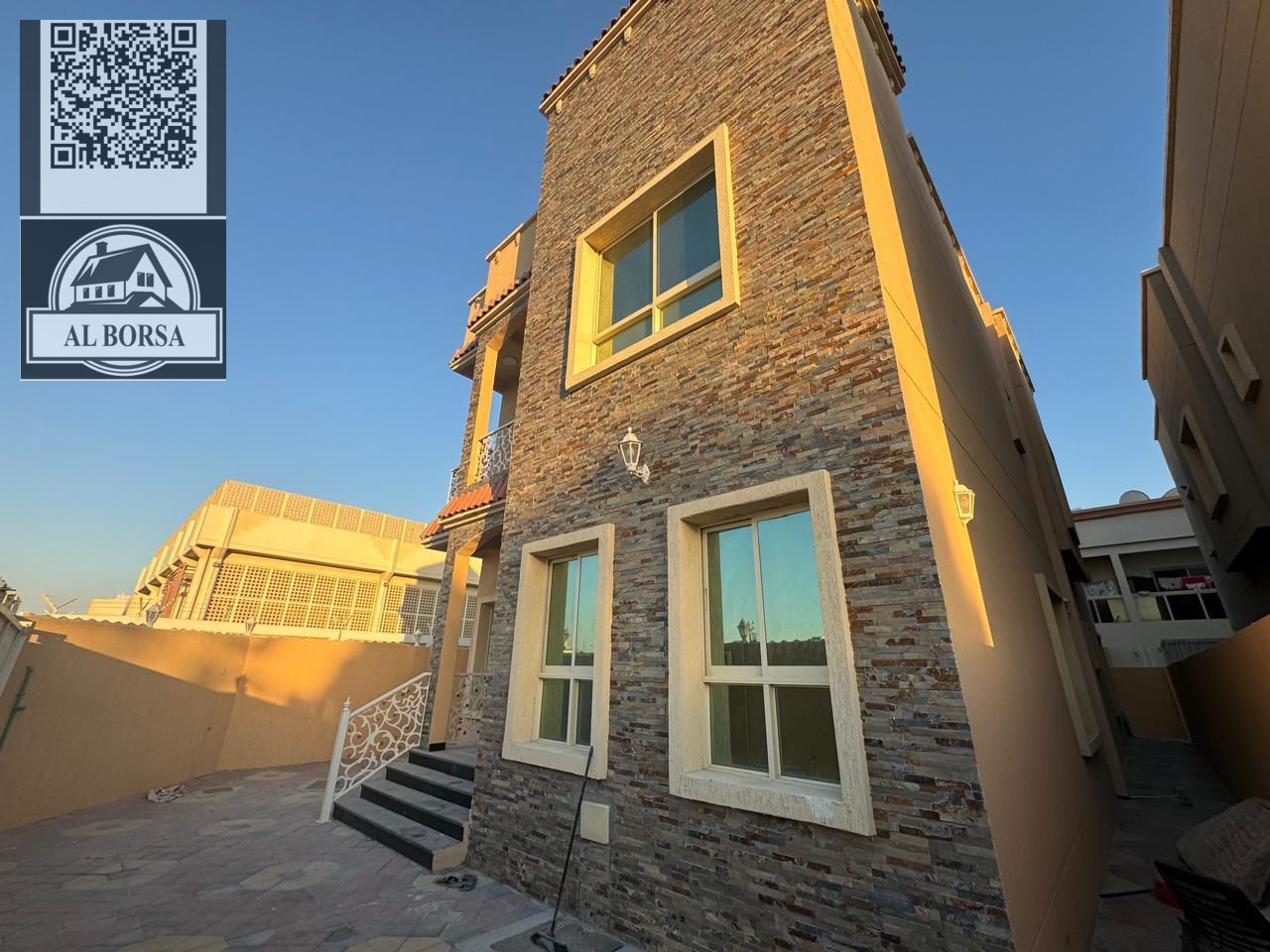 Corner villa for rent in Al Muwaihat 3, Ajman - 5 master bedrooms, majlis, living room, and maid's room