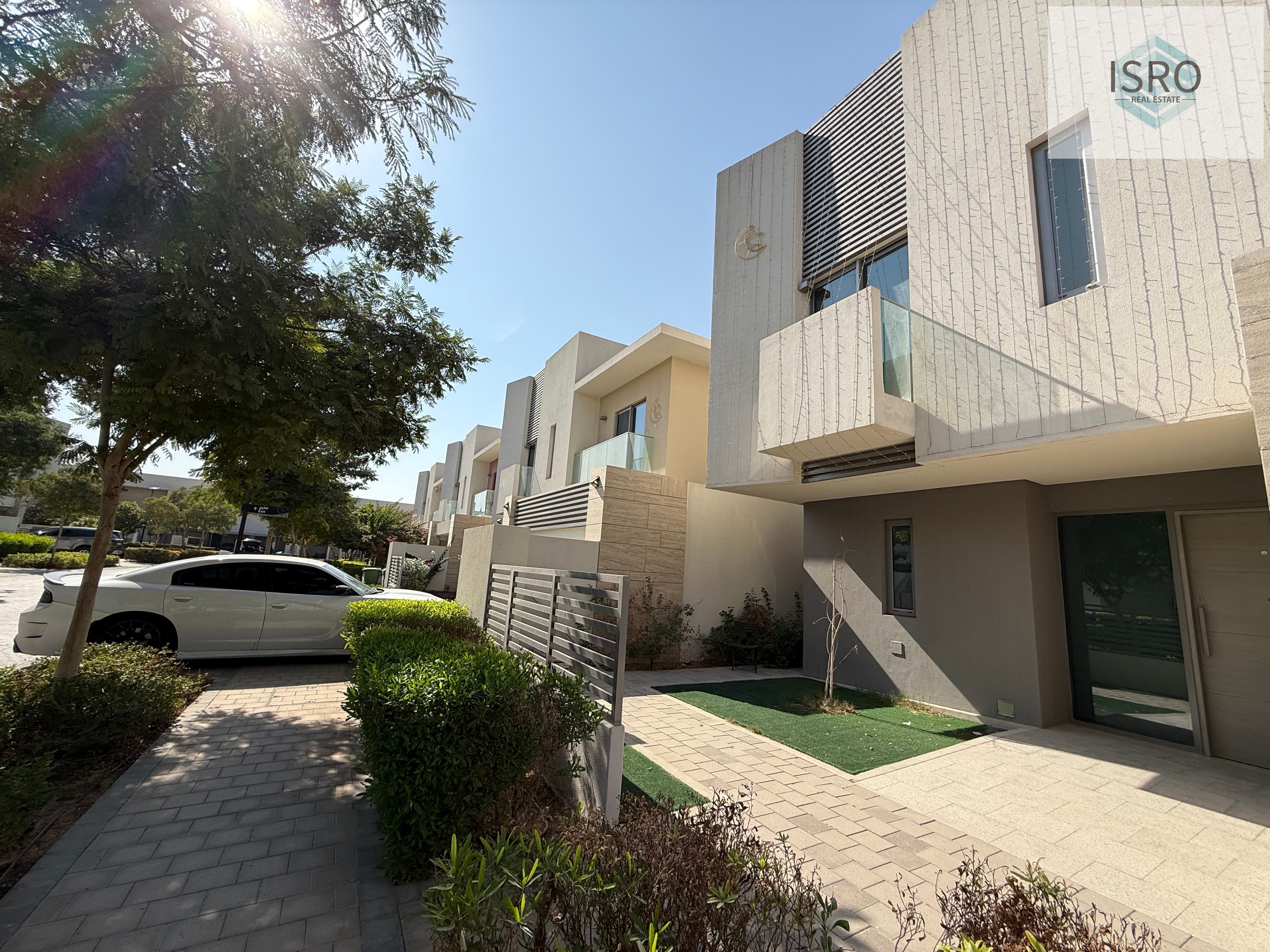 REDAY TO MOVE || COURTYARD VILLA ||