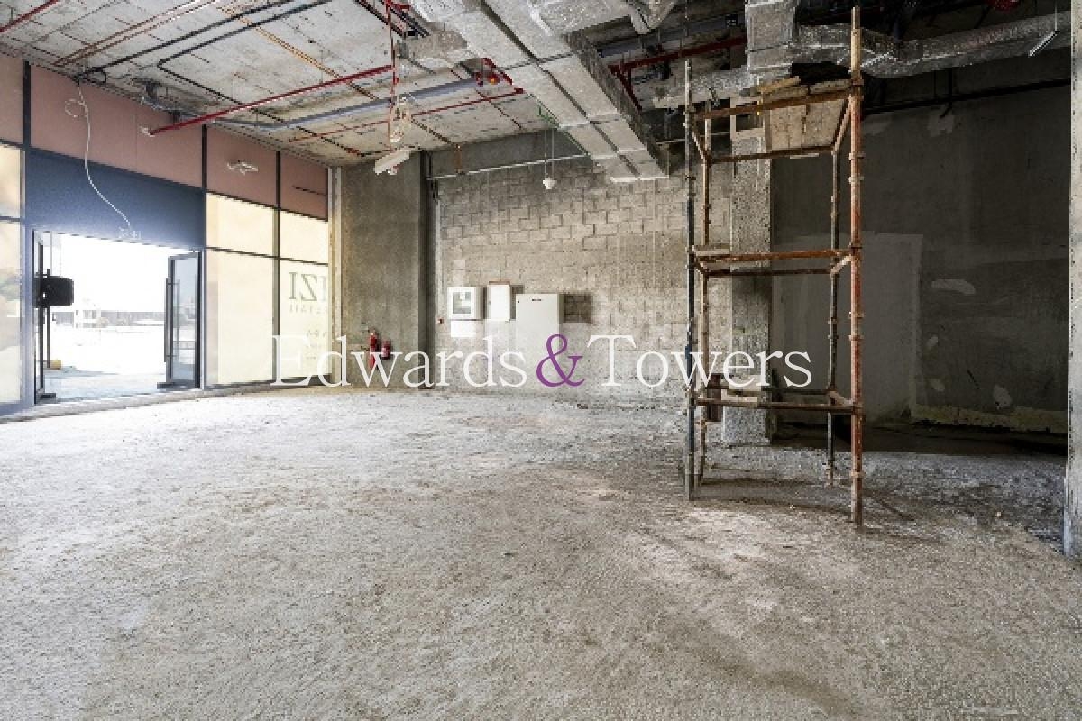 Best price | Lagoon View | Huge Retail | Vacant