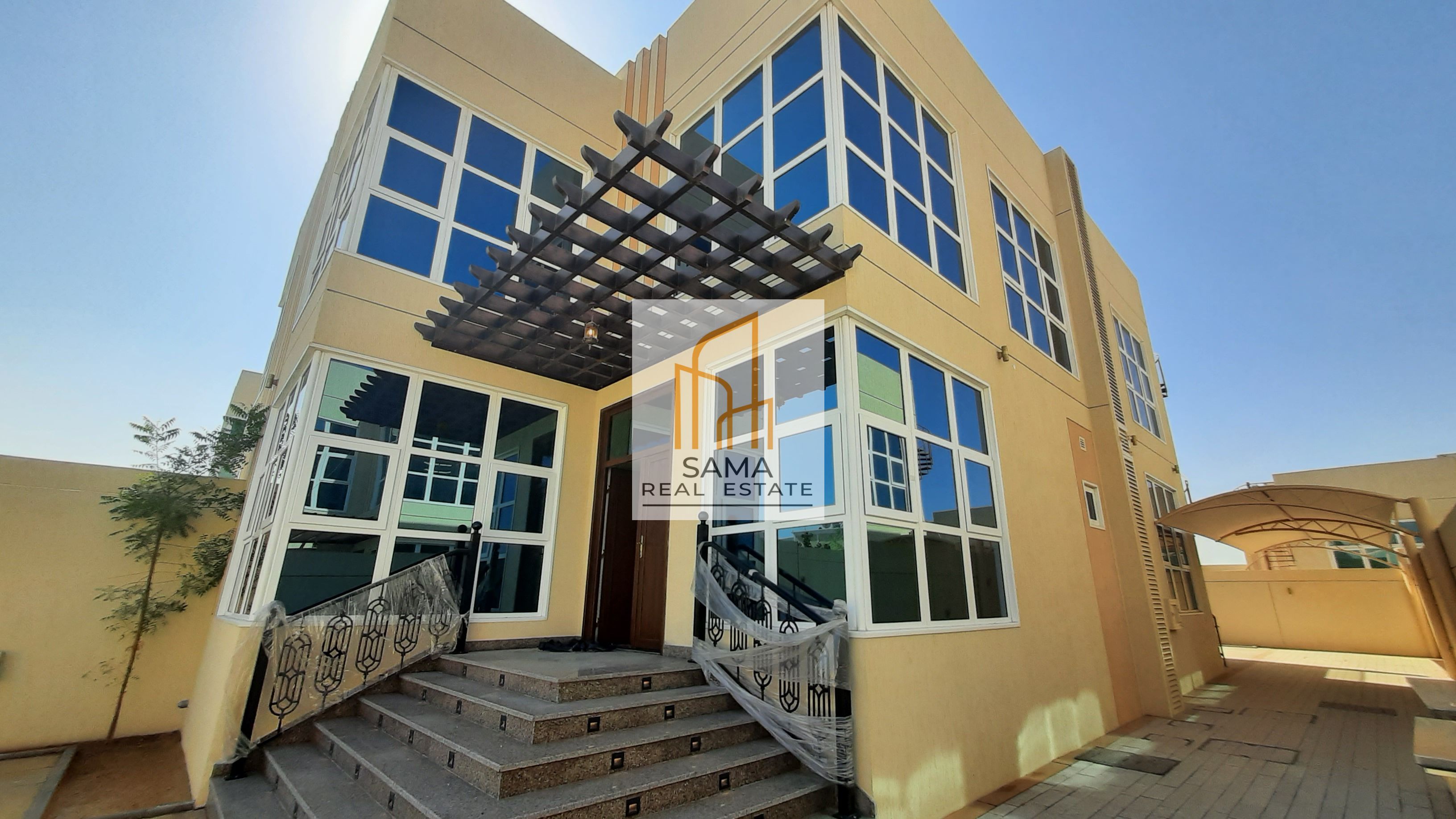 Spacious 4BHK Villa | Indoor Pool | Maid Room | 6 Washrooms | Balcony | 190,000 AED