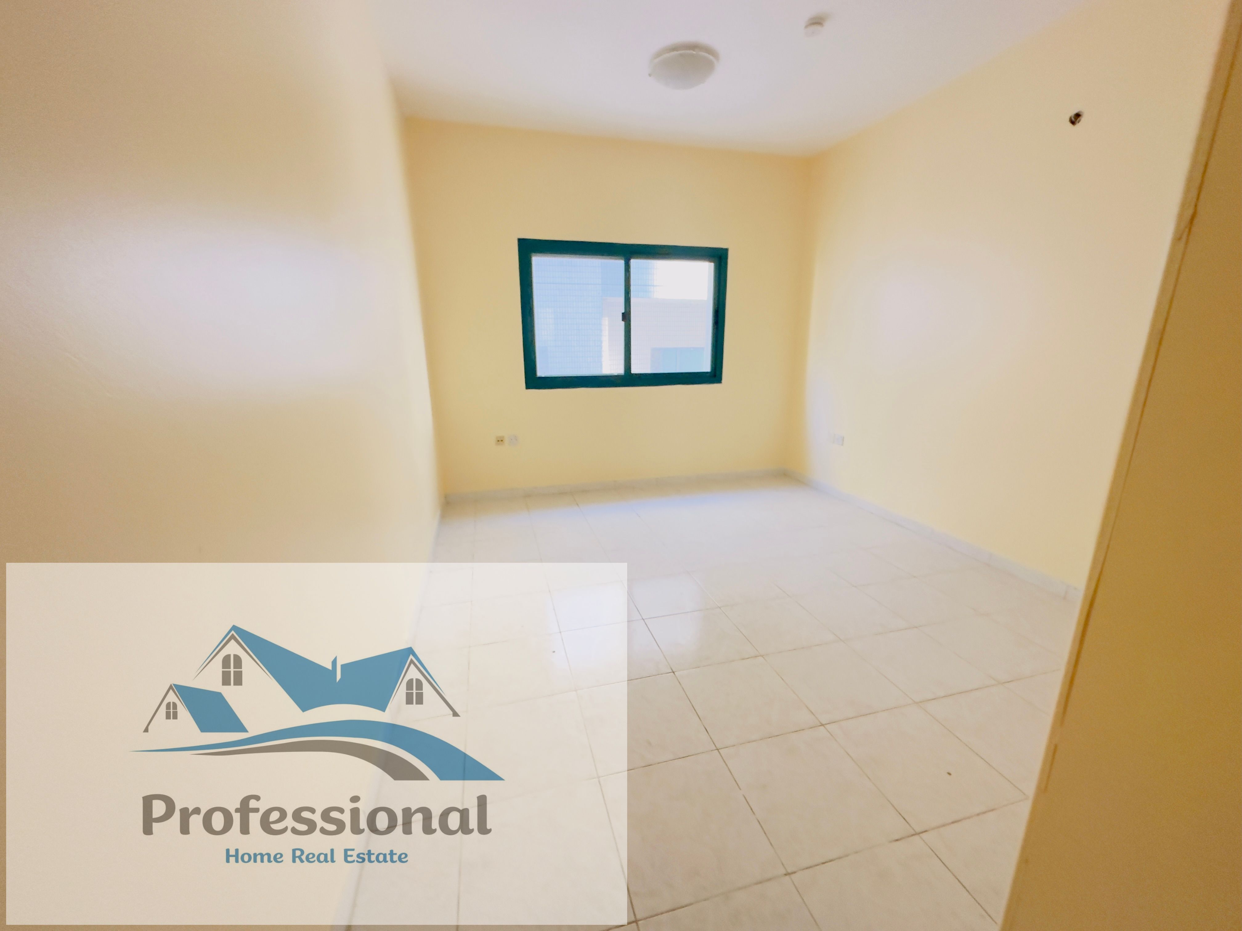 BIG OFFER//NO DEPOSIT//AC FREE//FAIMLY BELDING//PRIME LOCATION//HUGE 1BHK ONLY 32K