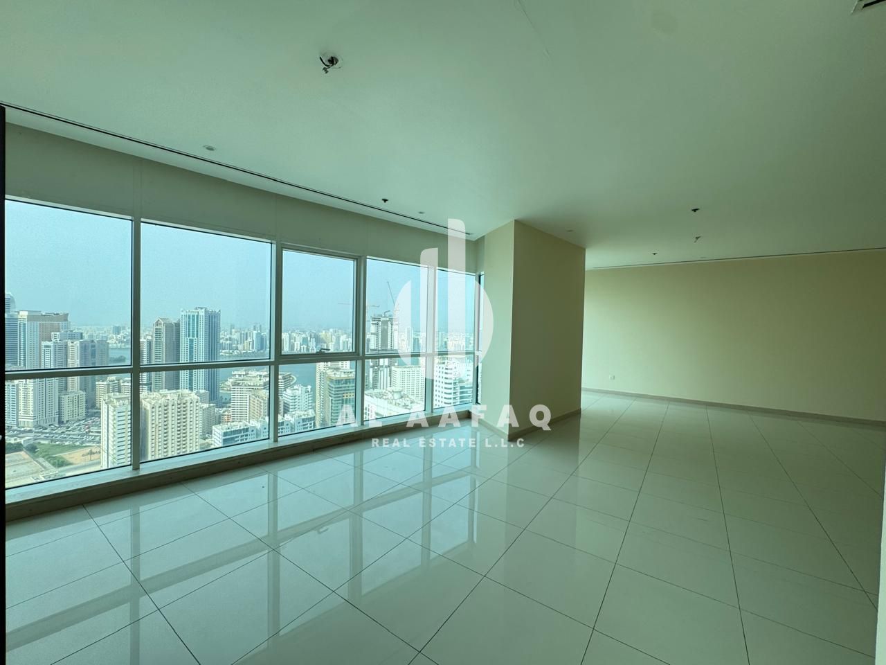 Spacious 3BHK| Master Bedroom | Maids Room