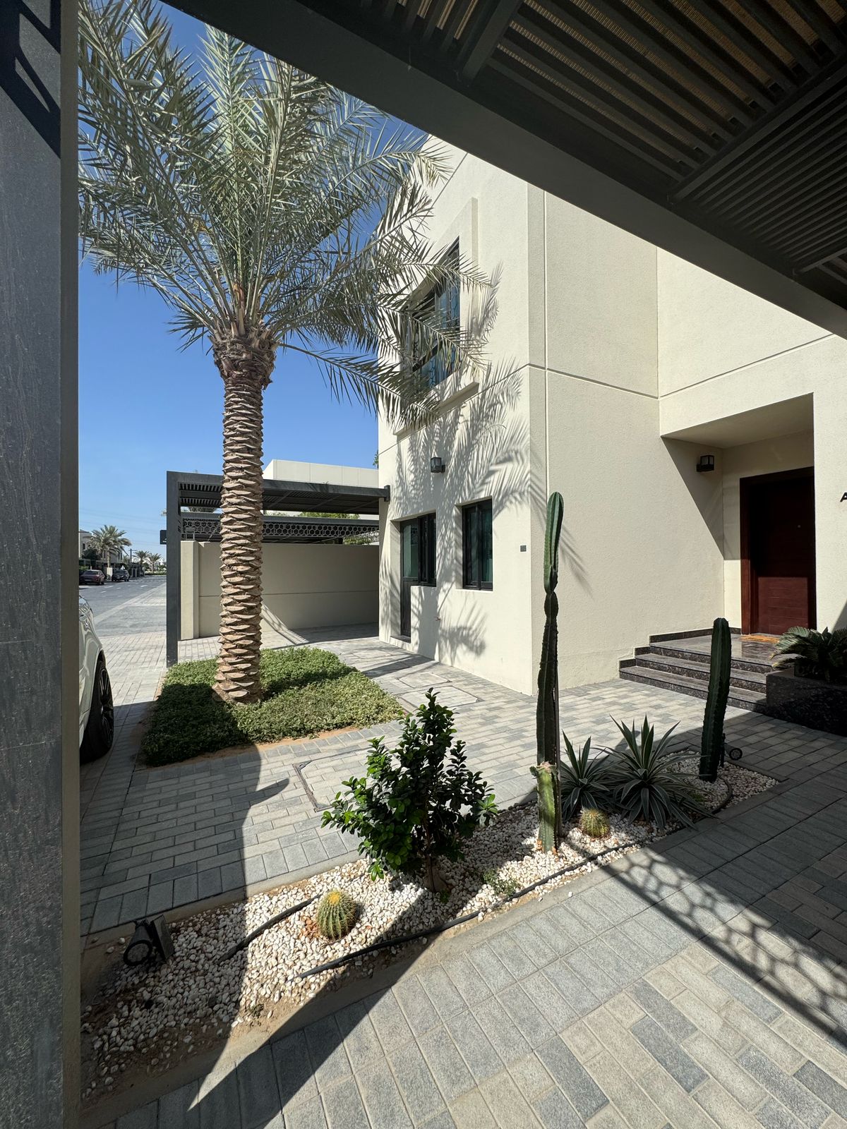 For sale luxurious corner villa in a prime location in Sustainable Sharjah.