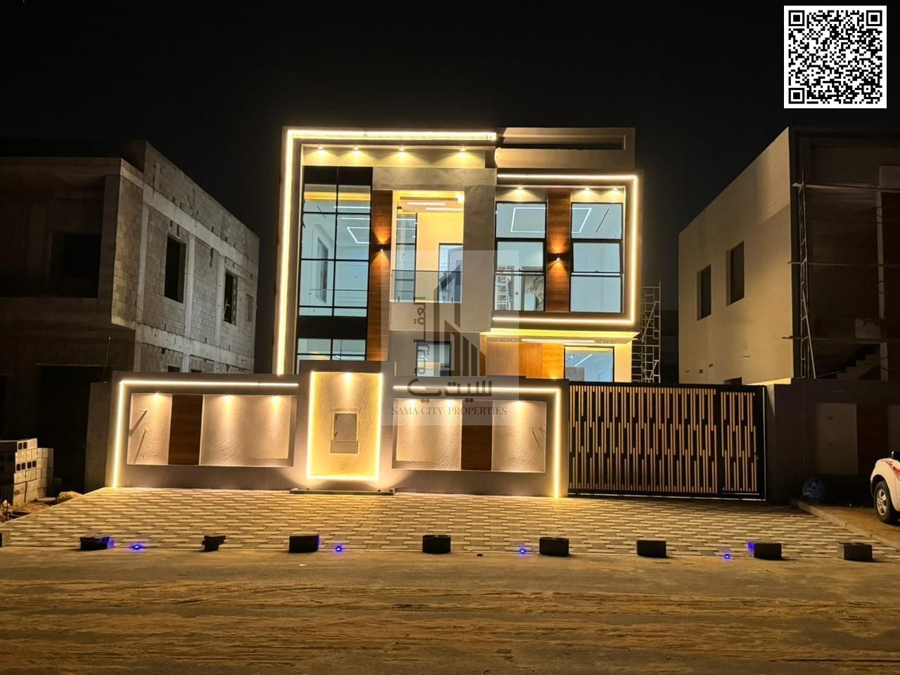 Villa for sale, fees included, consisting of four master bedrooms