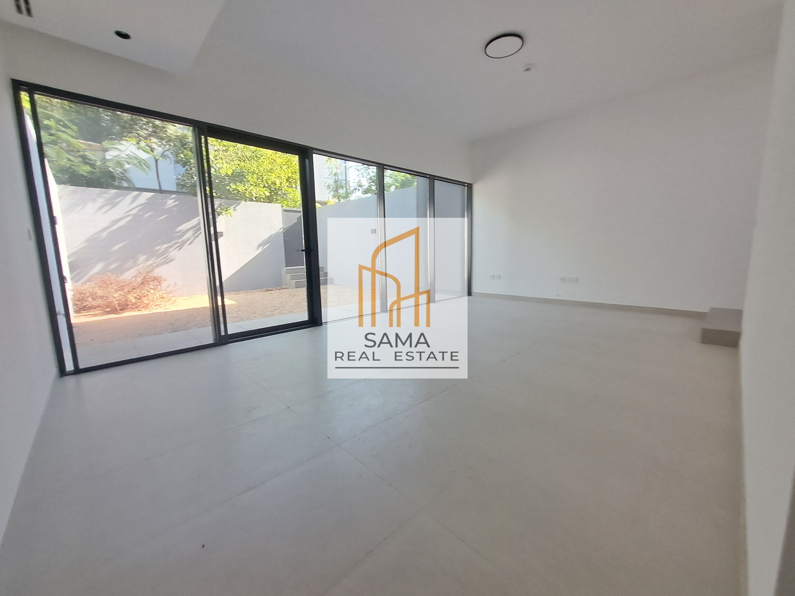 Luxurious 2 Bedrooms Townhouse Villa || With Maid Room || 4 Washrooms ||