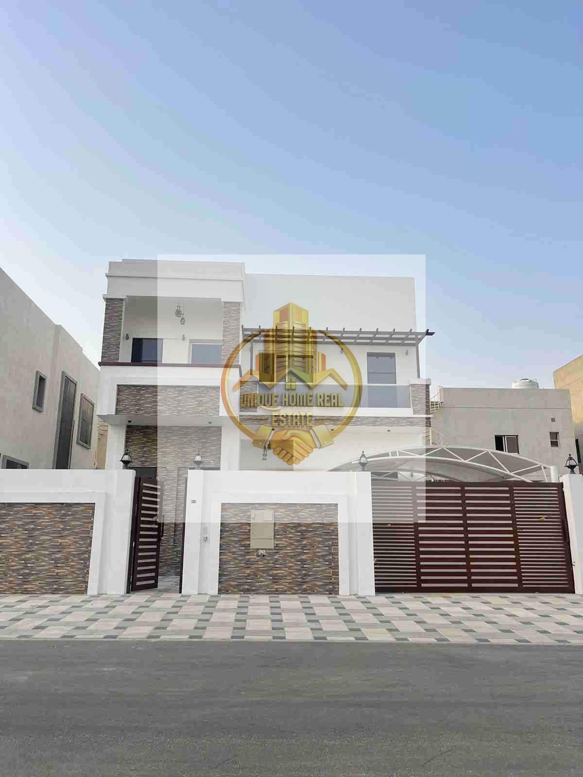 For sale in Al Helio 1, a villa consisting of 5 bedrooms, a hall, a salon, central air conditioning, wall wardrobes, and a maid's room.