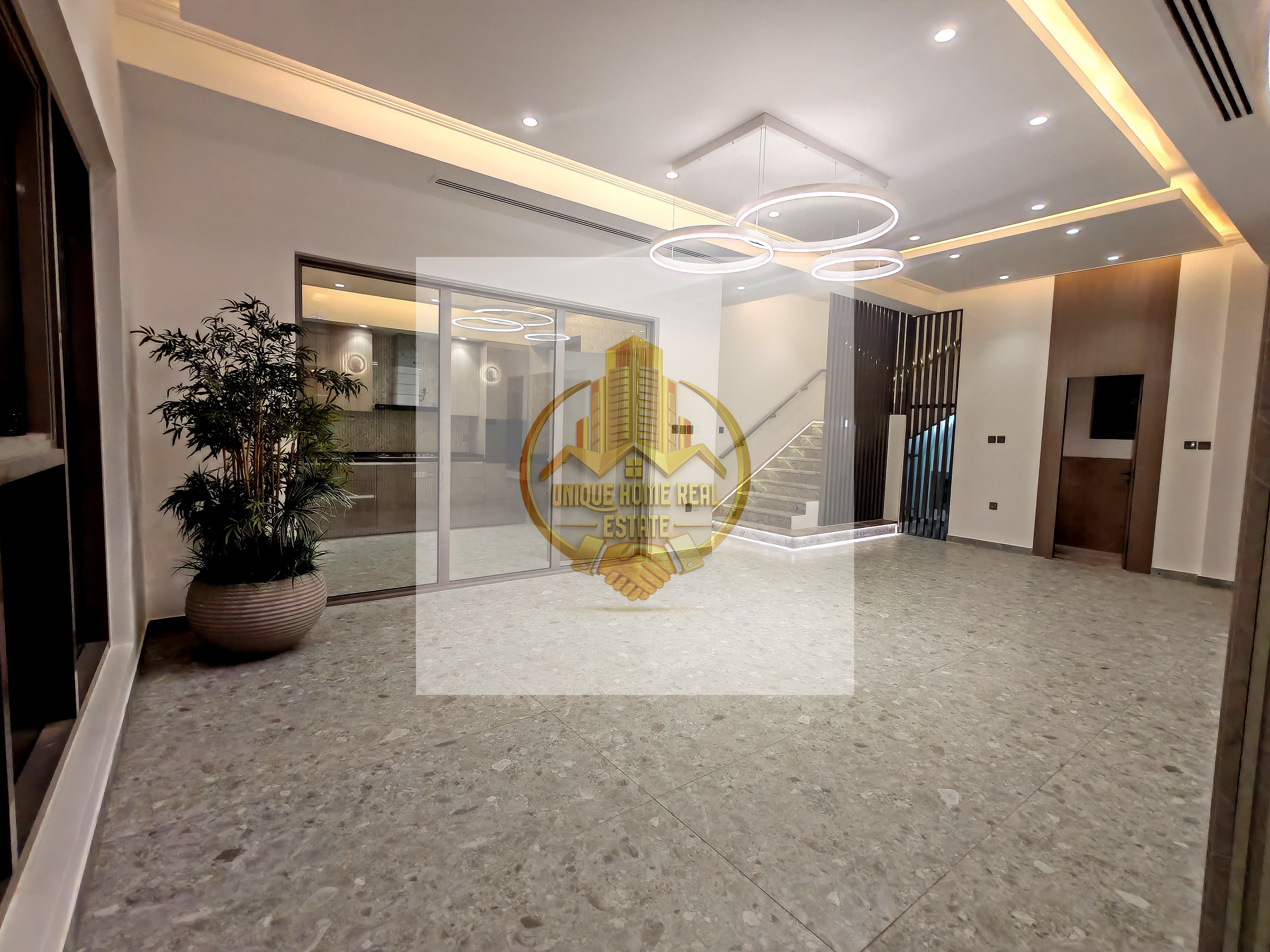 5 Master bedroom villa For sale | Prime location | Electricity & Water include