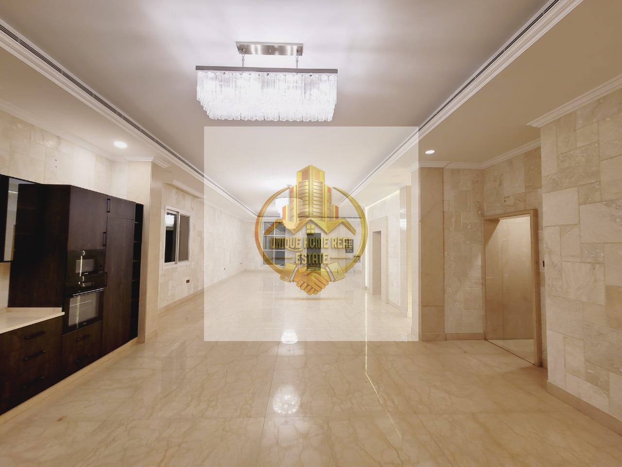 Luxury Villa for Sale in Al Alia – Ajman | 5 Bedrooms + Elevator with Unique Design