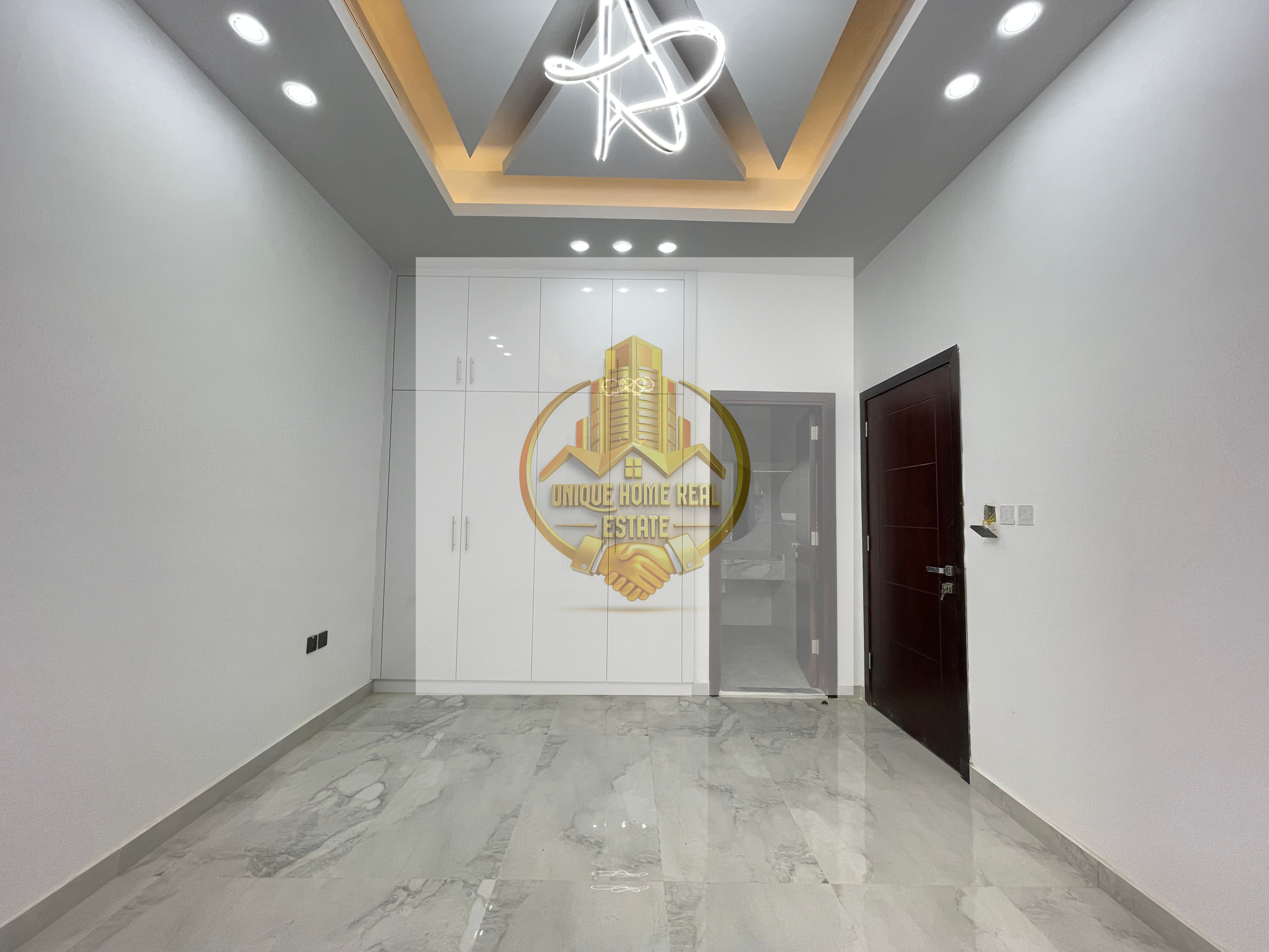 FANTASTIC 5-BEDROOMS VILLA FOR SALE | ELECTRICITY AND WATER INCLUDED | SIKKA CORNER PLOT