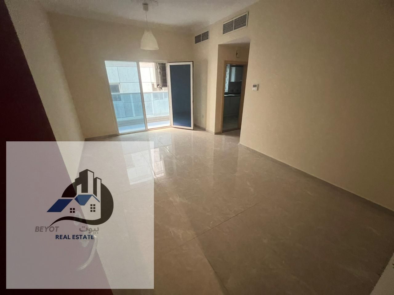 For Rent in Ajman – 1 Bedroom + Hall Location: Al Jurf 2, opposite Al Aqsa School Price: AED 33,000 per year Features: Master bedroom Spa