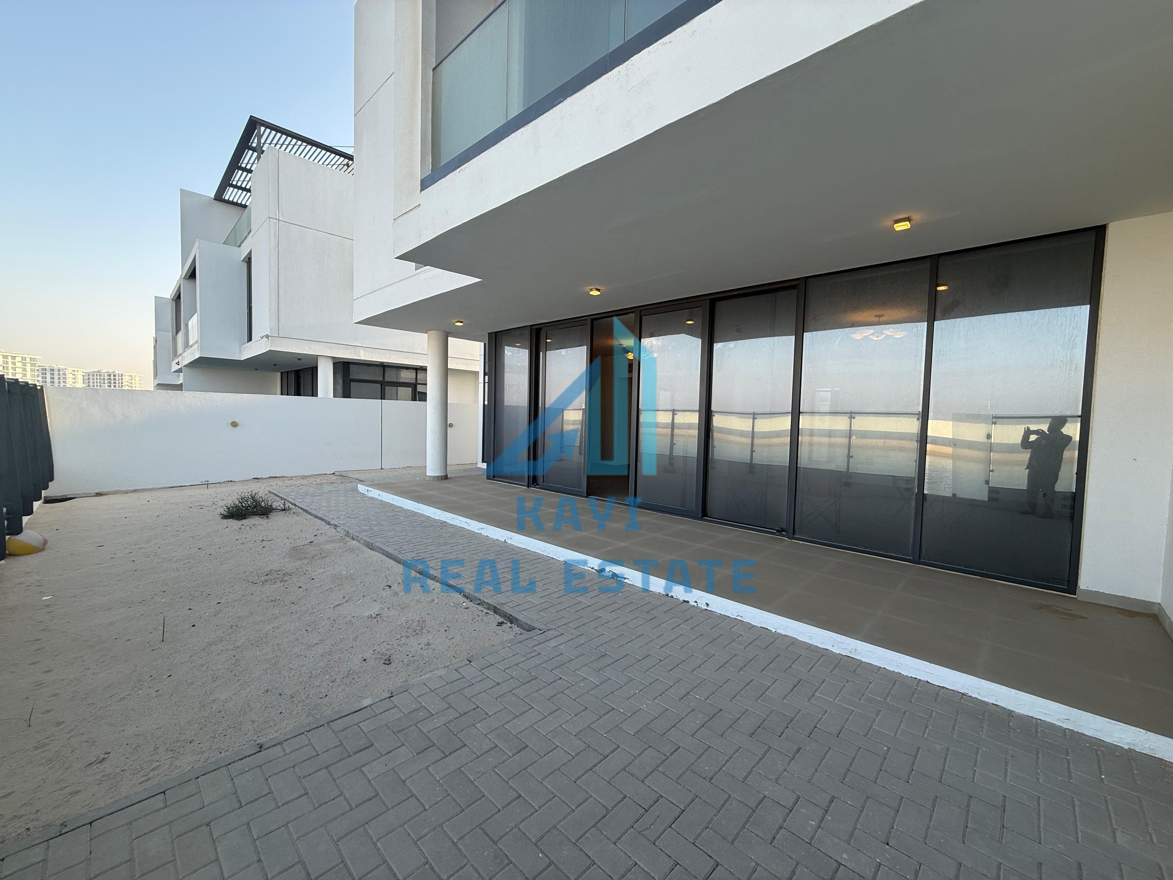 Luxurious 5-Bedroom Waterfront Villa for Rent in Ajmal Makan, Sharjah
