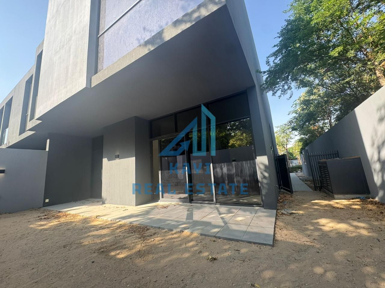 Elegant 4-Bedroom Villa with Majlis for Rent in Robinia, Masaar