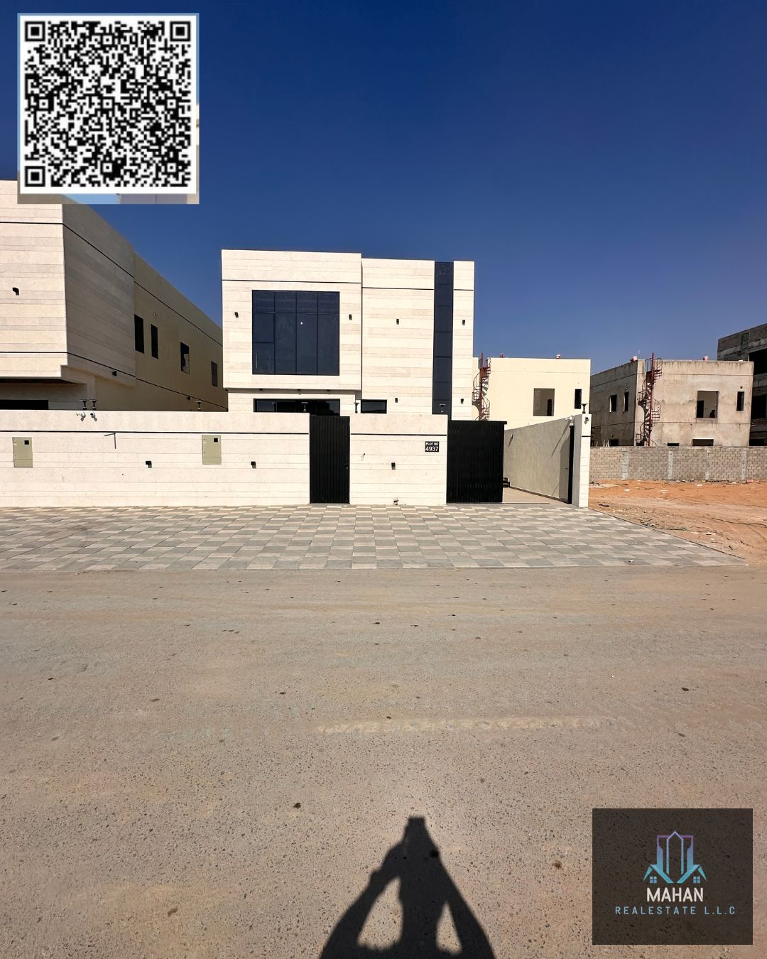 FULL PROPERTY DESCRIPTION – 4BR VILLA | AL HELIO 2 Presenting a beautifully designed 4-bedroom villa located in the peaceful and family-friendly community of Al Helio 2. Built on a spacious 3,014 SQFT plot with a 2,700 SQFT built-up area, this villa off