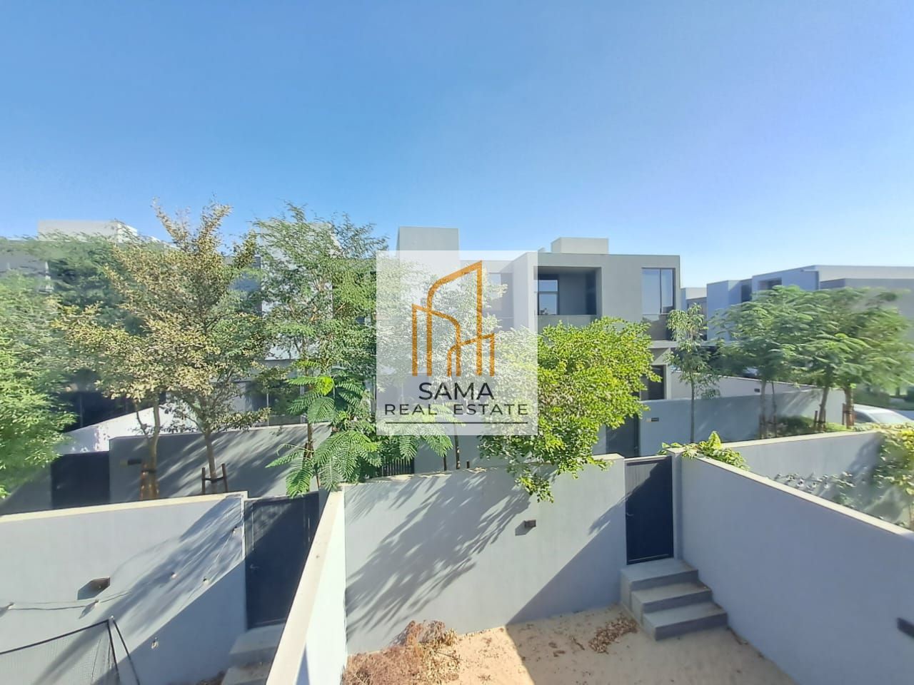2bhk villa | 4 Washrooms | Balcony | 115,000 AED