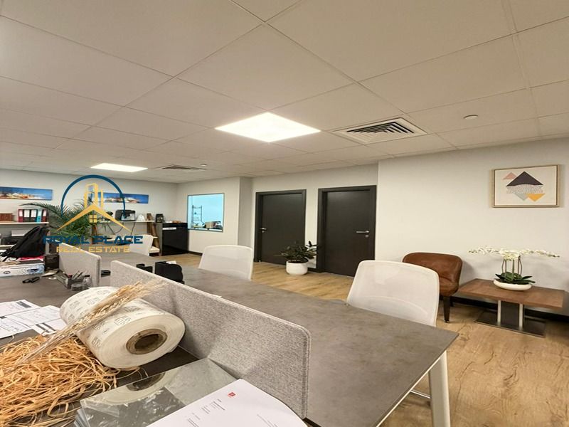 3600 SQFT | Prime Location | Next to Metro