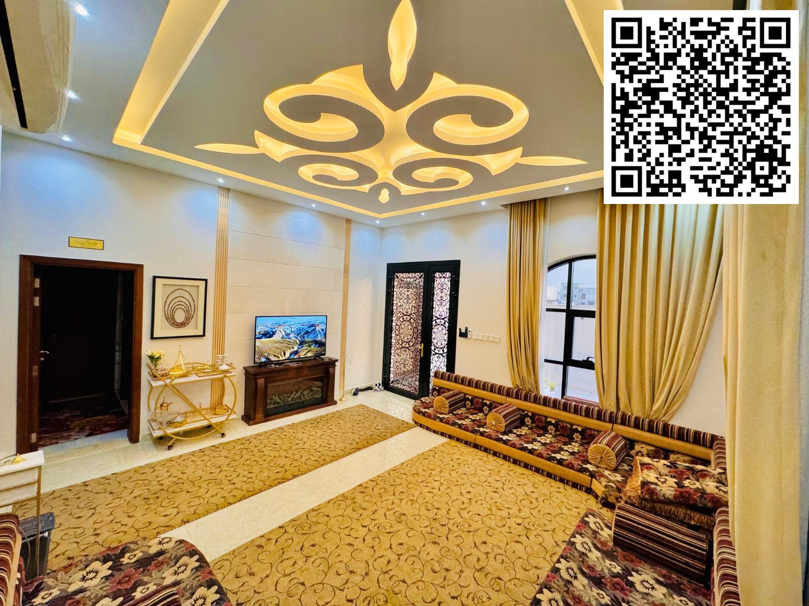Furnished villa for annual rent in Al Zahia, Ajman. 5 bedrooms, living room, majlis, and furnished. Ground floor, first floor, and roof. Price: 120,00