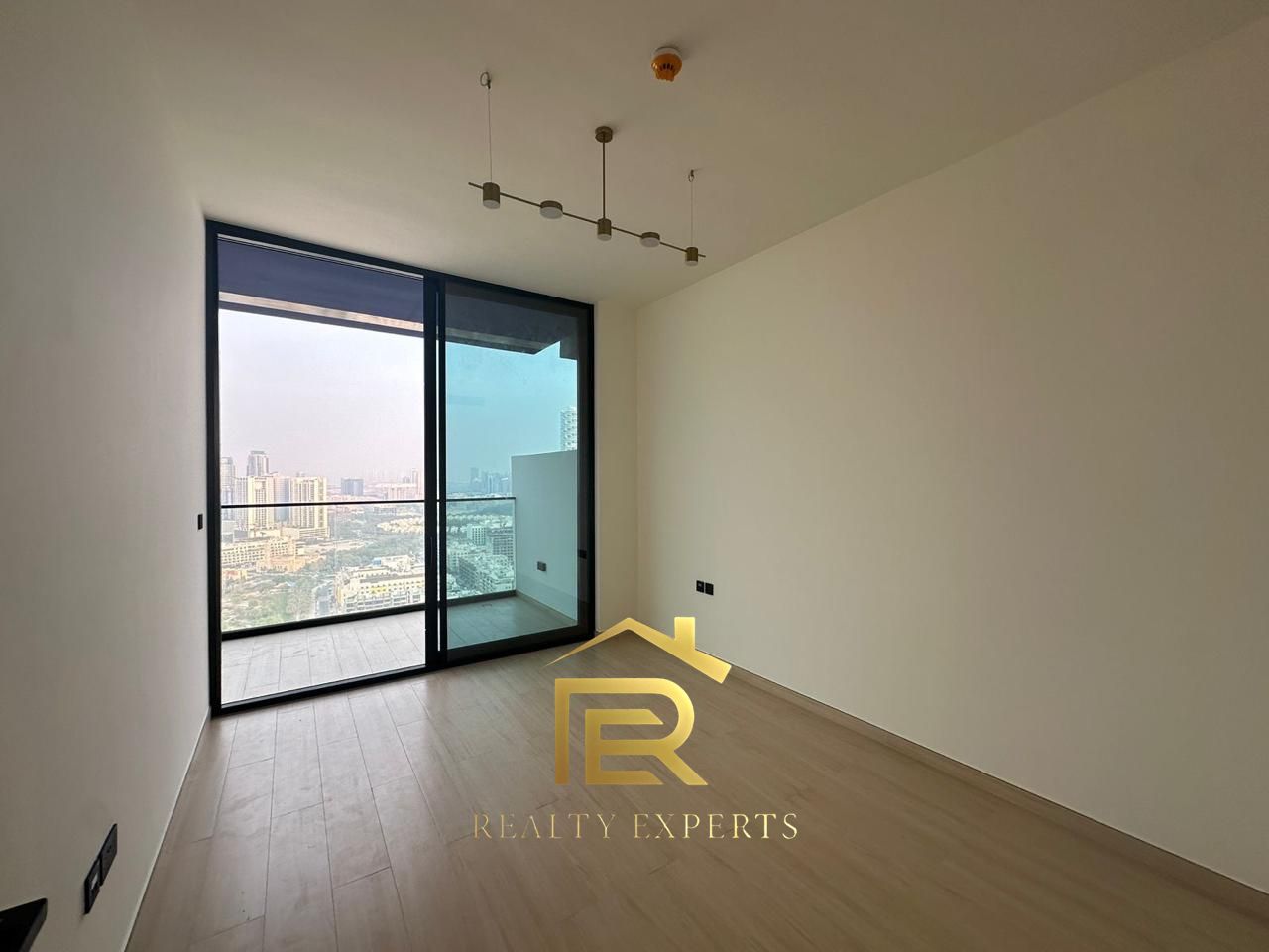 Spacious 1 Bedroom Apartment with City View in Binghatti Corner