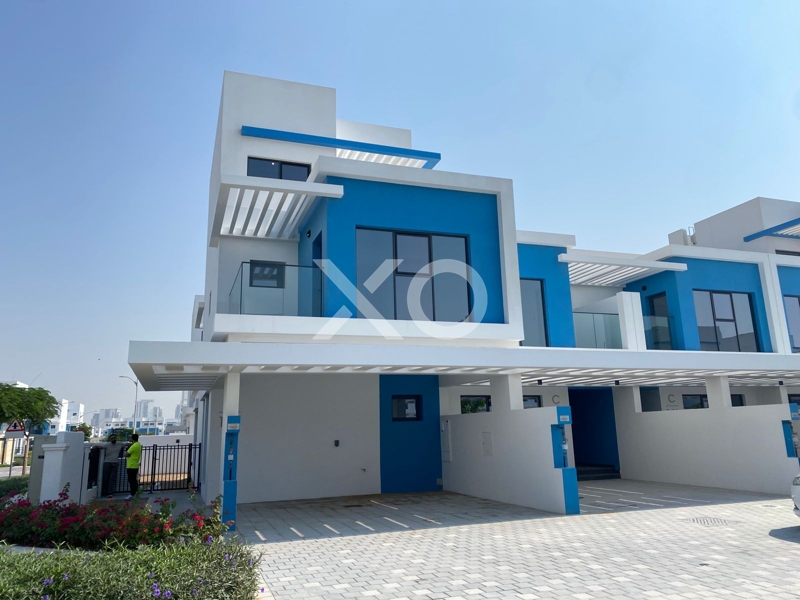 Vacant | Brand New | Corner Unit Townhouse