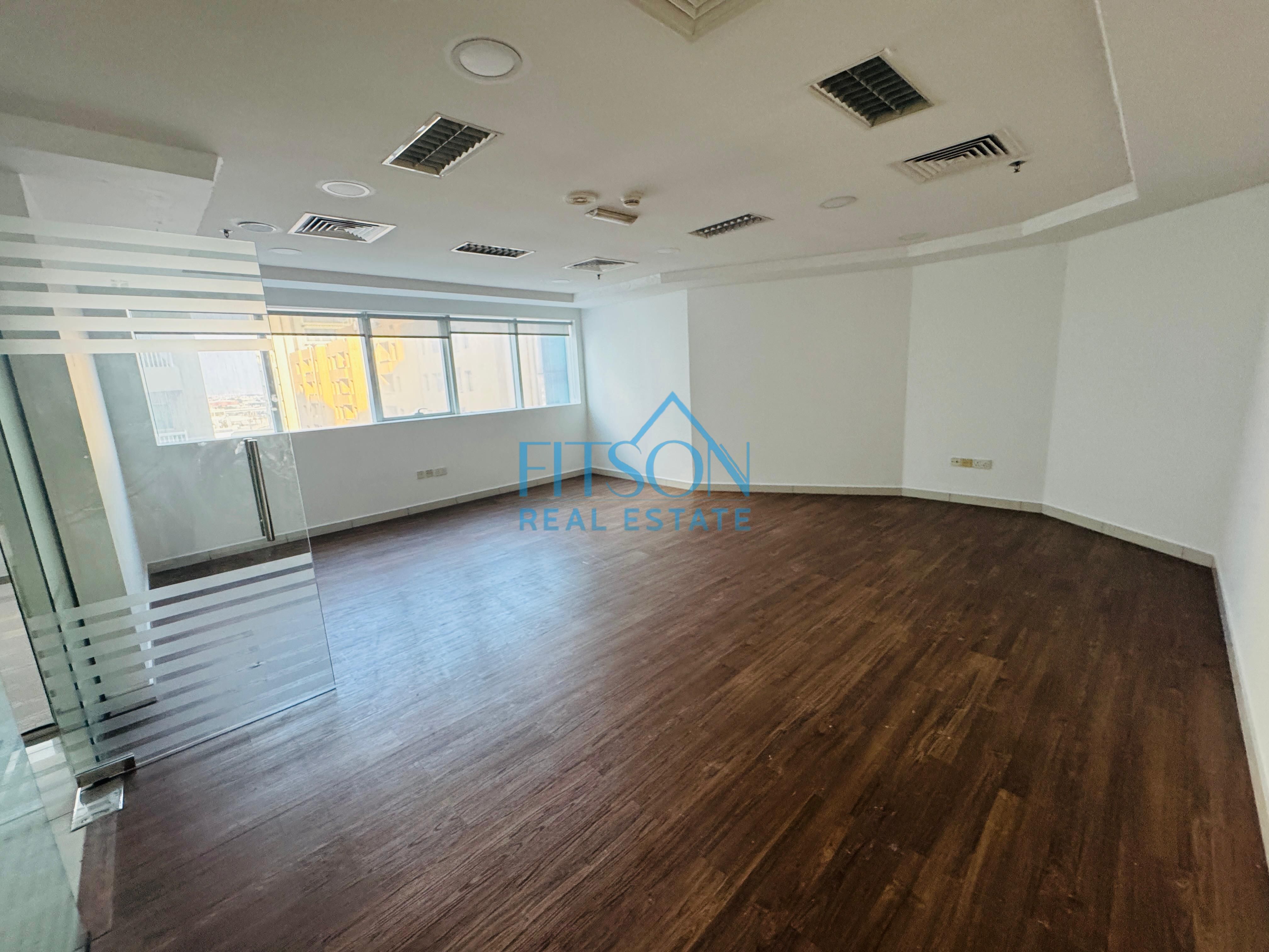 FULLY FITTED | CHILLER FREE | READY TO MOVE