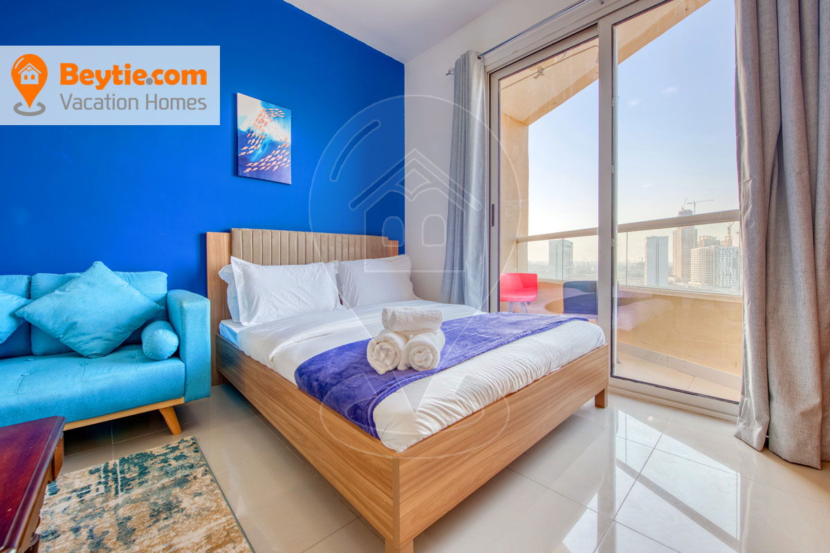 A Bright Furnished Studio in Lakeside Tower-D