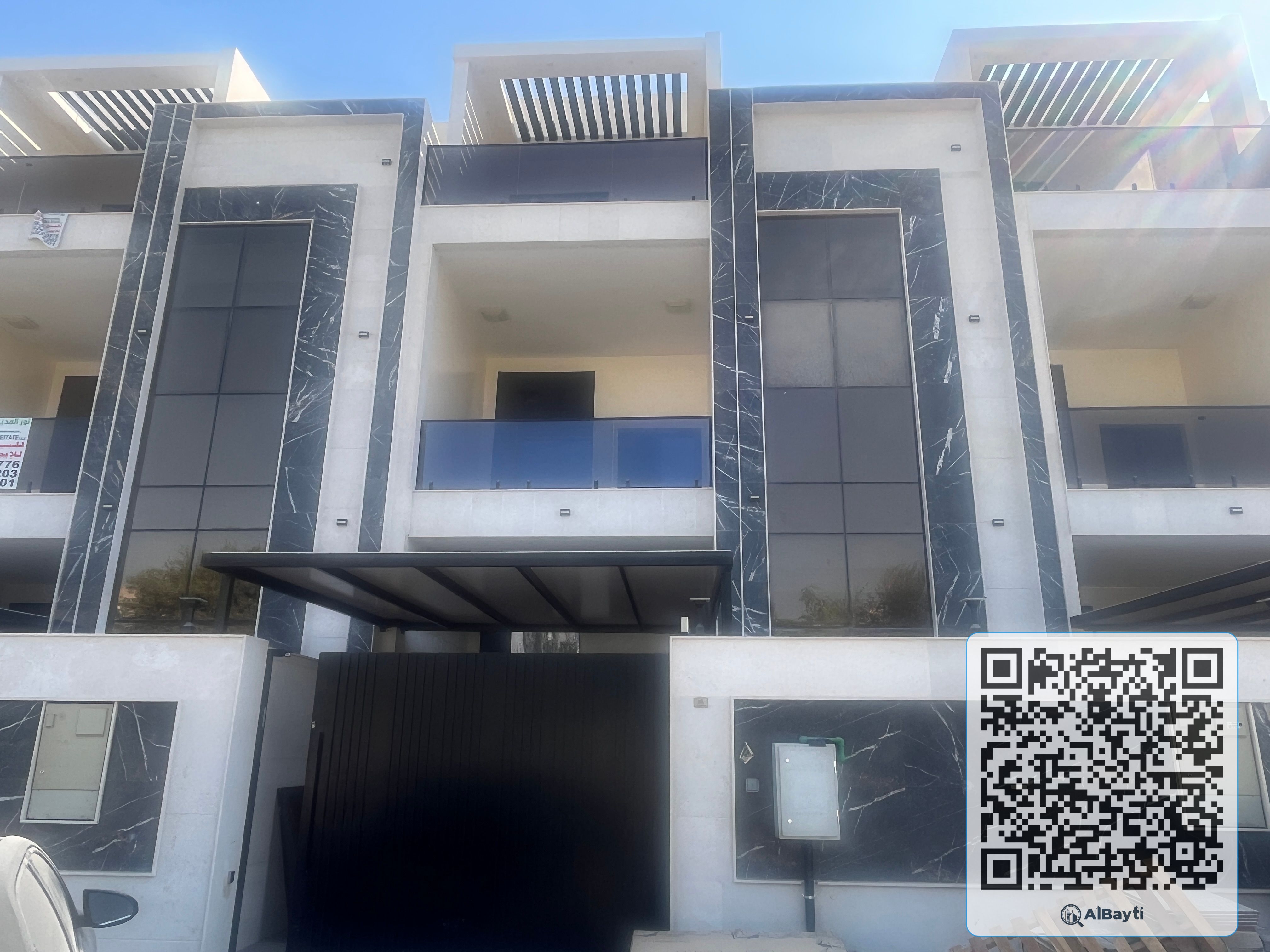 Vary luxurious three floor good price townhouse for sale