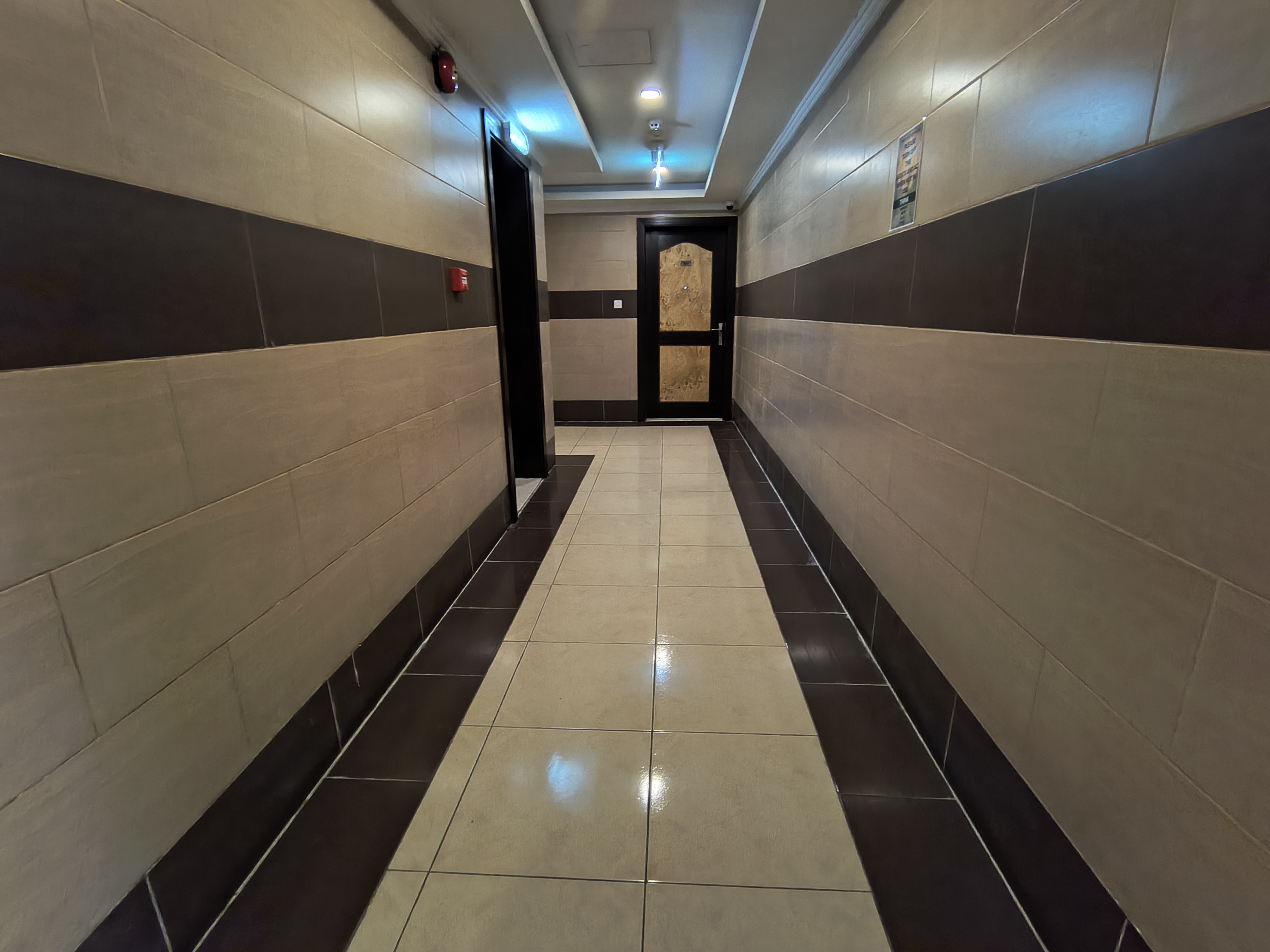 SPECIOUS BRIGHT 1 BEDROOM HALL 2 BATHROOM ROAD SIDE BUILDING FOR FAMILIES ONLY CLOSE TO SAFARI MALL