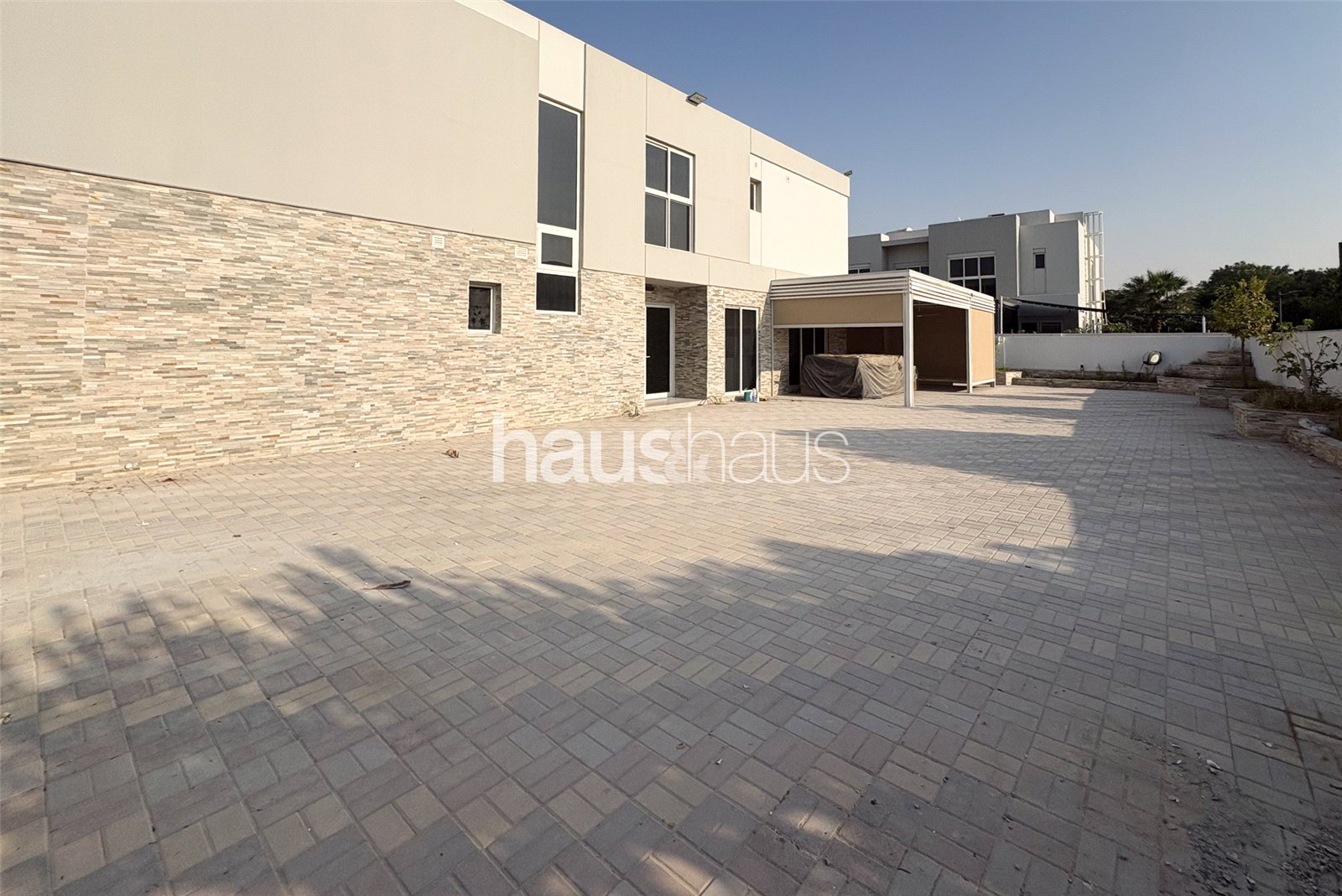 6808 sq. ft. Plot | Upgraded | Rare 6 bed+Maids