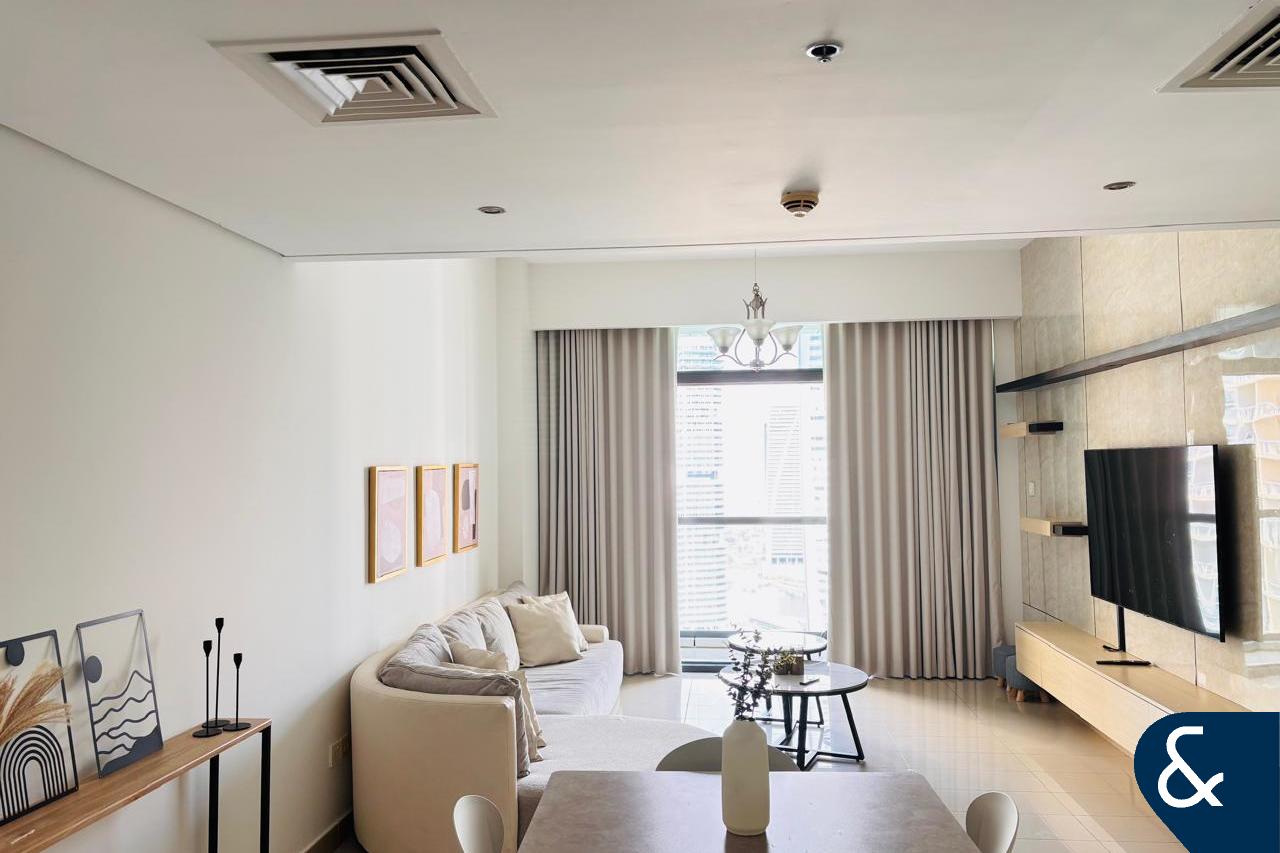 1 Bed | Upgraded | | Lake View | Balcony