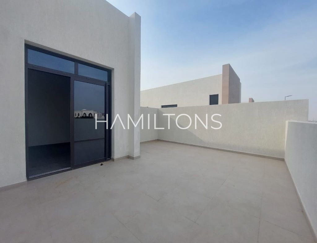 Corner Luxury Villa | Ideal for Families | Resale