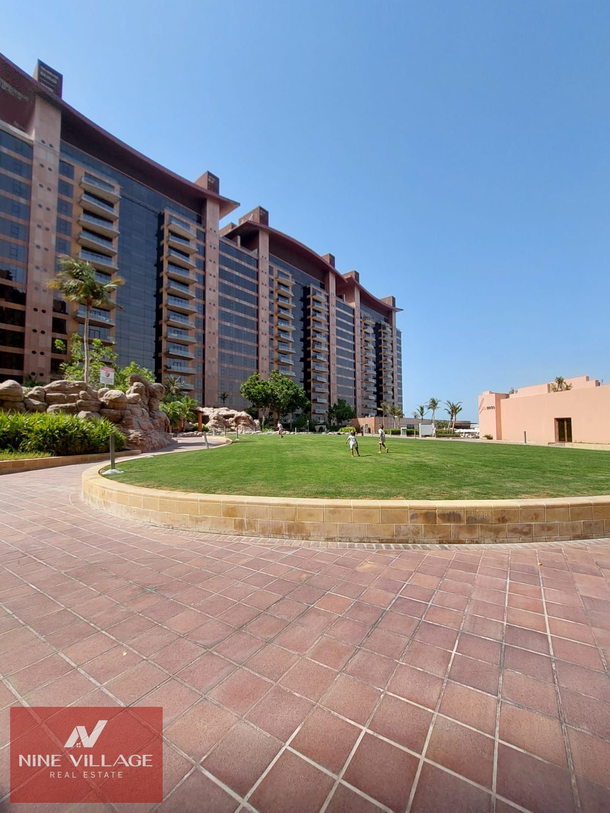 Luxury Living at Sapphire Apartment with Private Beach Access | Palm Jumeirah