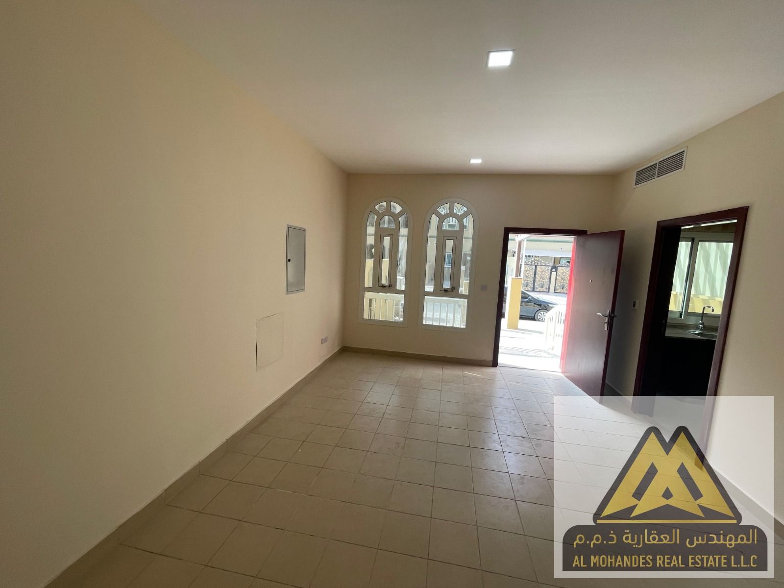 Townhouse for Sale in Al Zahia, Ajman A well-located 3-bedroom townhouse is available for sale in the sought-after Al Zahia