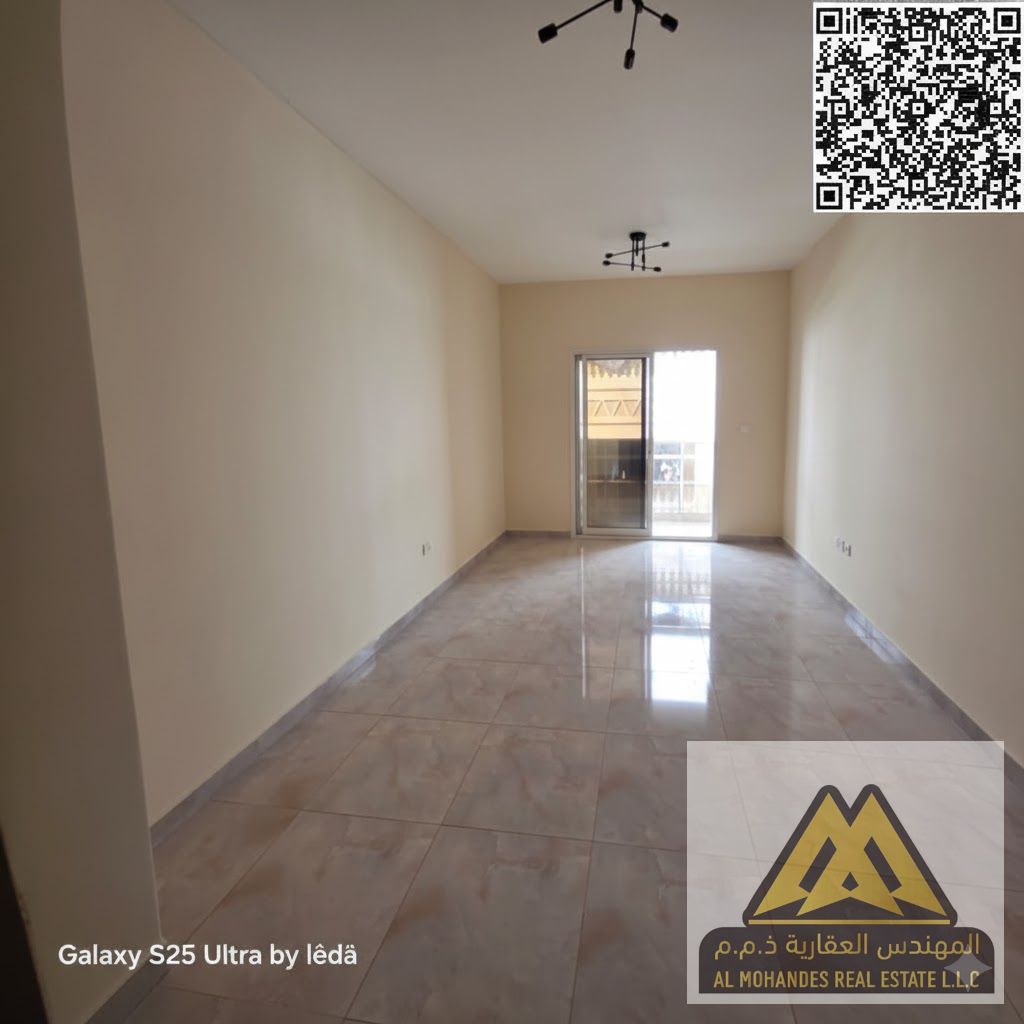 Excellent location | Balcony with open view | University Street on the main road