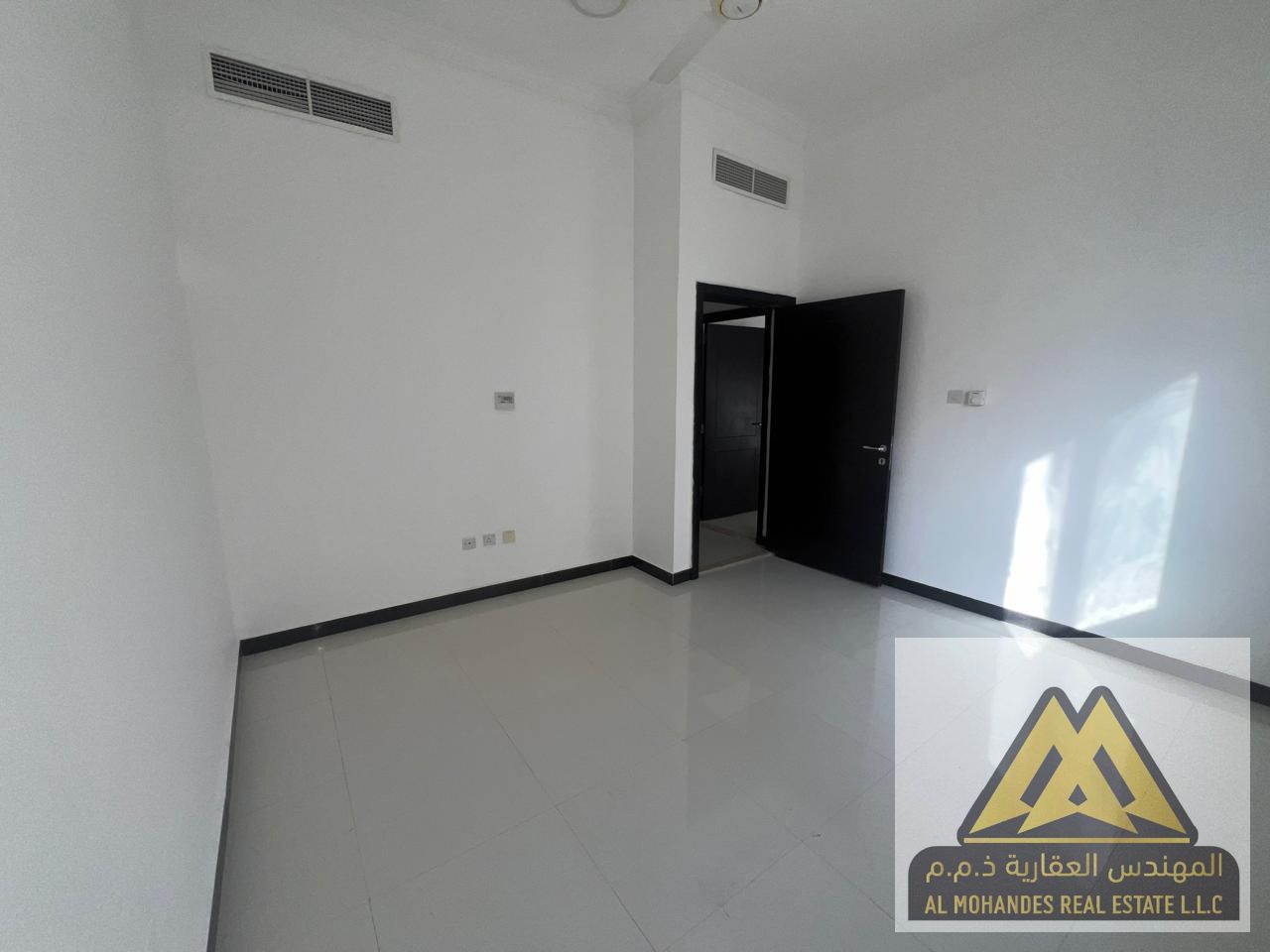 Excellent location, very close to all services | Super class A finishing | Very spacious hall