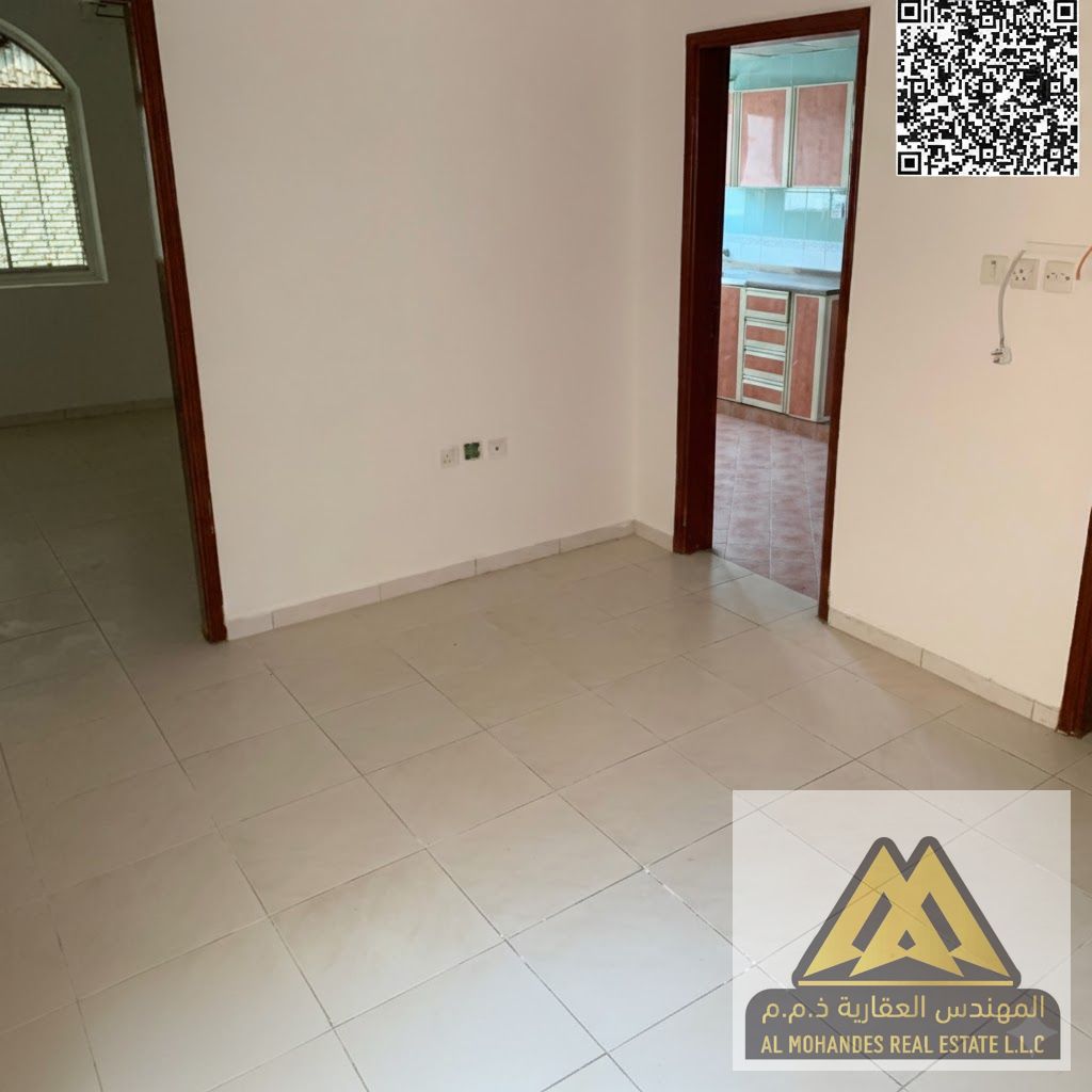 Excellent building | Security deposit (non-cashable check) | In a vibrant and prime location