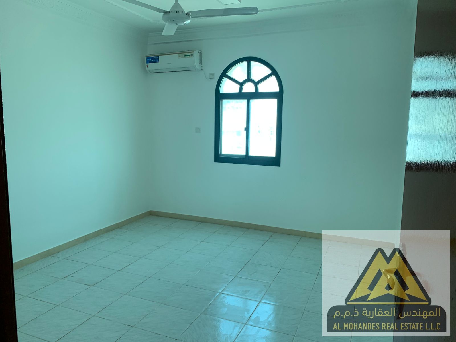 “Spacious area | Air conditioning | Close to all services | Affordable price | Excellent view.