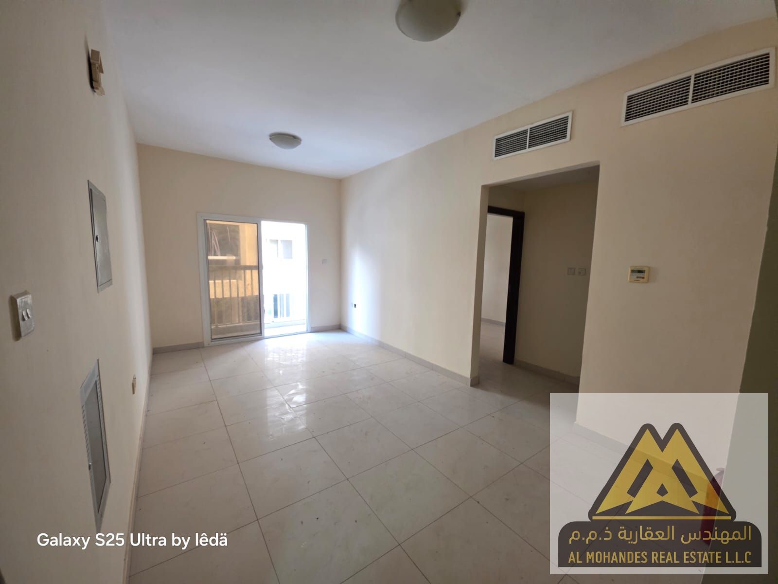 Balcony with a beautiful view of the main street | Very suitable for families due to its proximity to all amenities | Very spacious