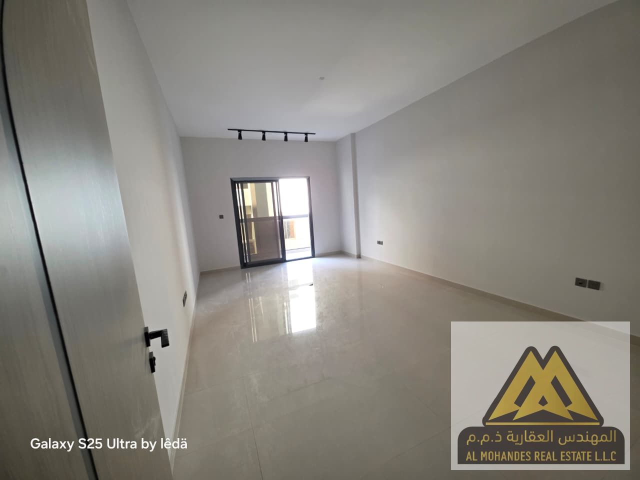 Very spacious | Two master bedrooms | First occupancy | Storage room + balcony with a stunning view